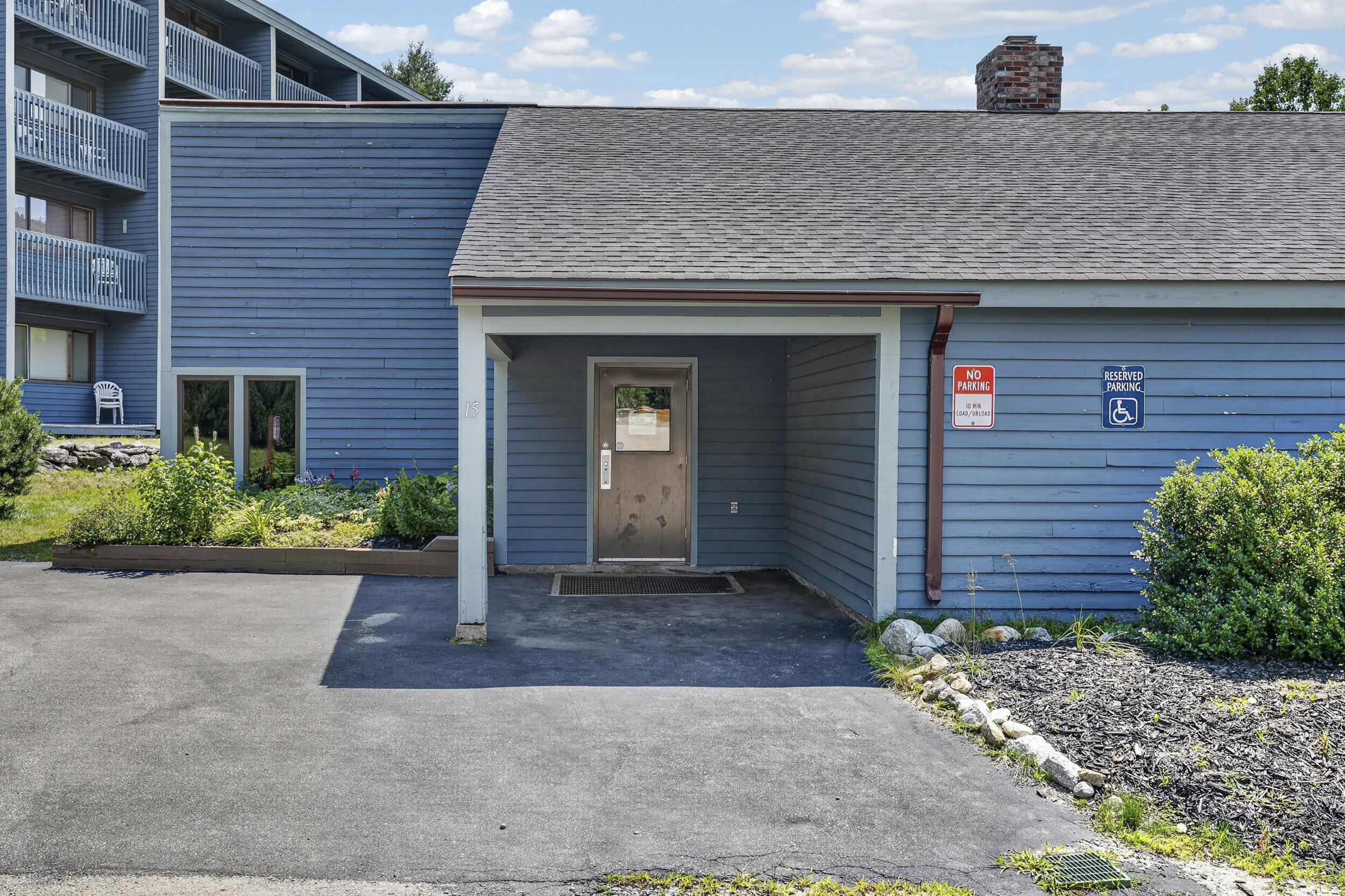 16 Roadrunner Drive B203