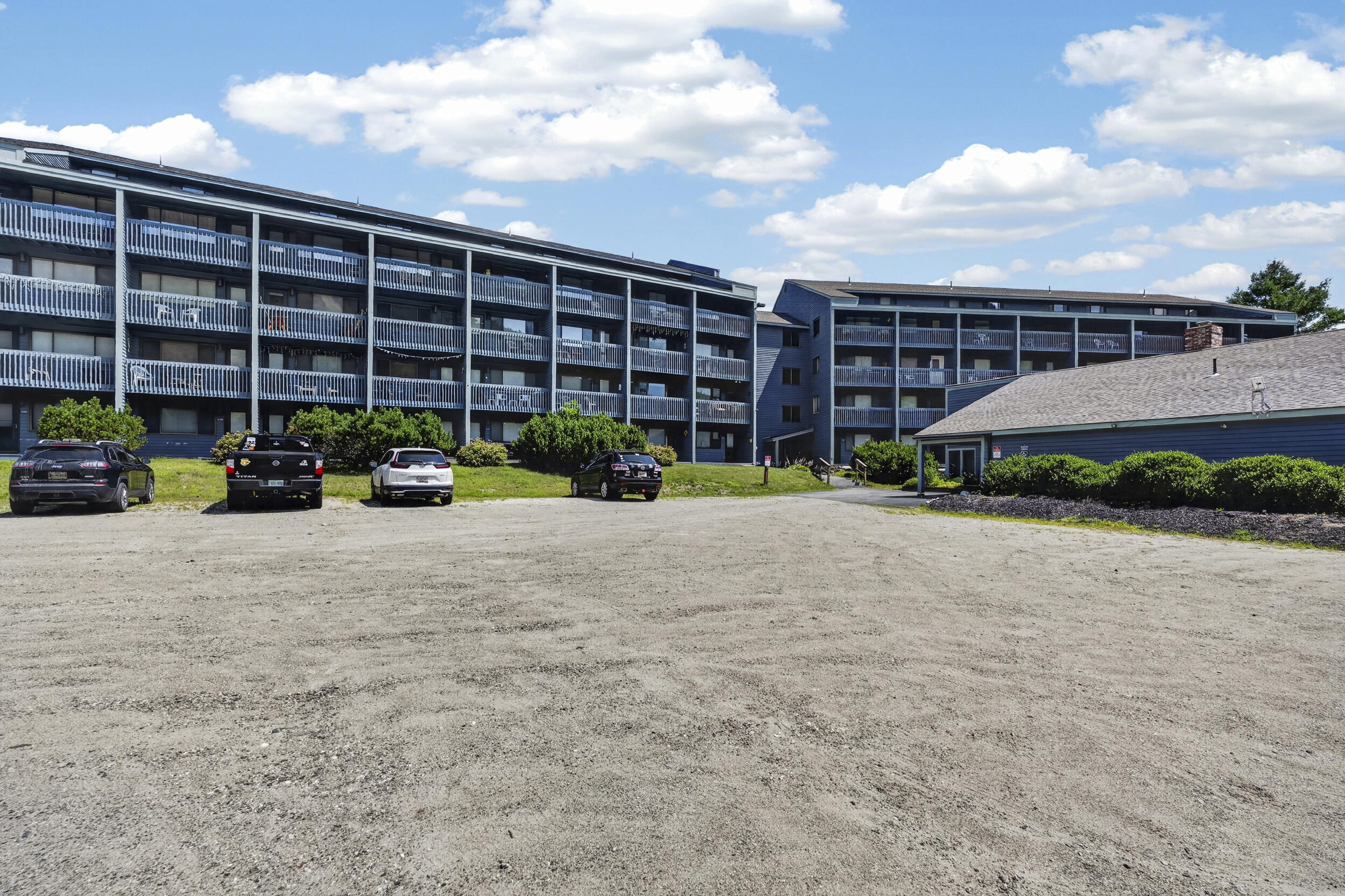 16 Roadrunner Drive B203