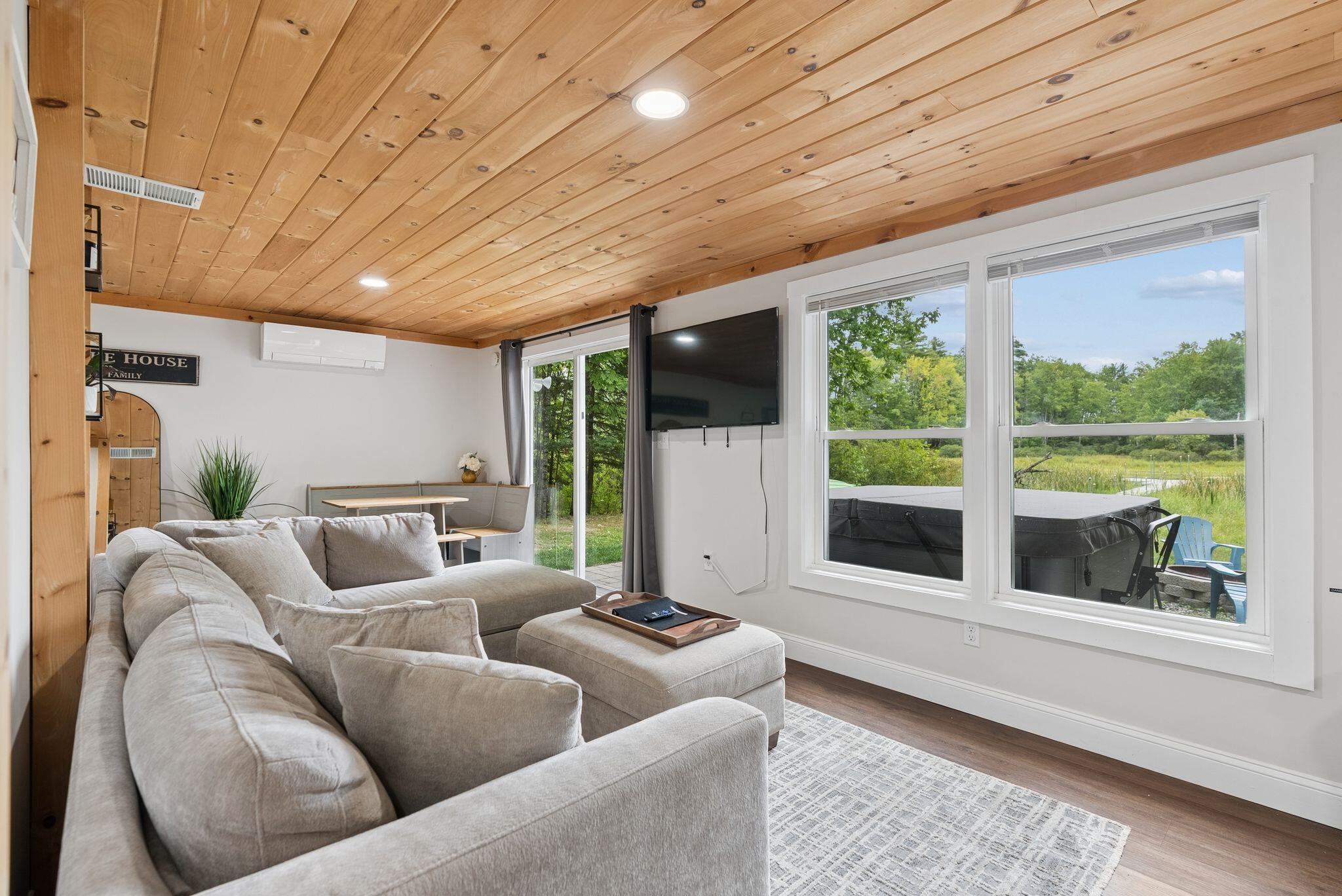 82 Lakeshore Drive