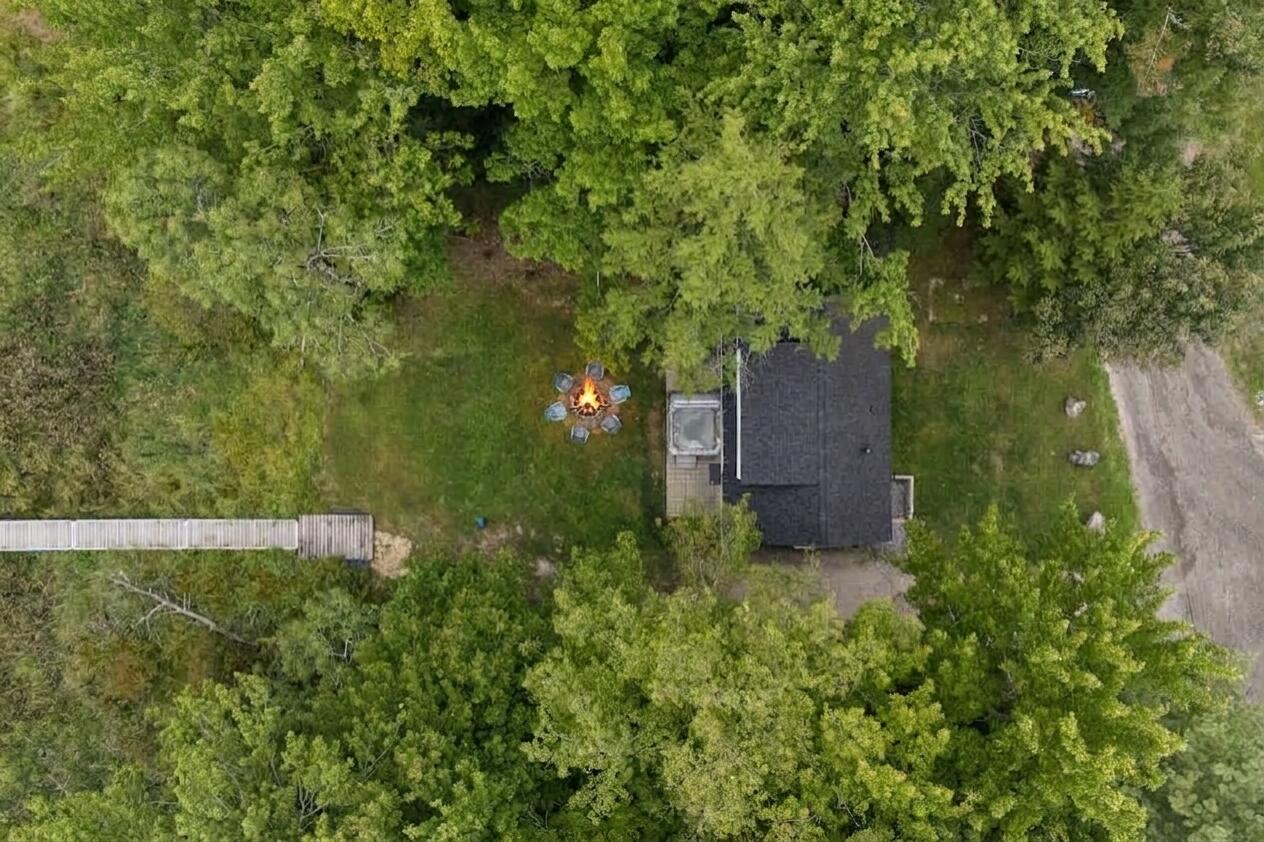 82 Lakeshore Drive