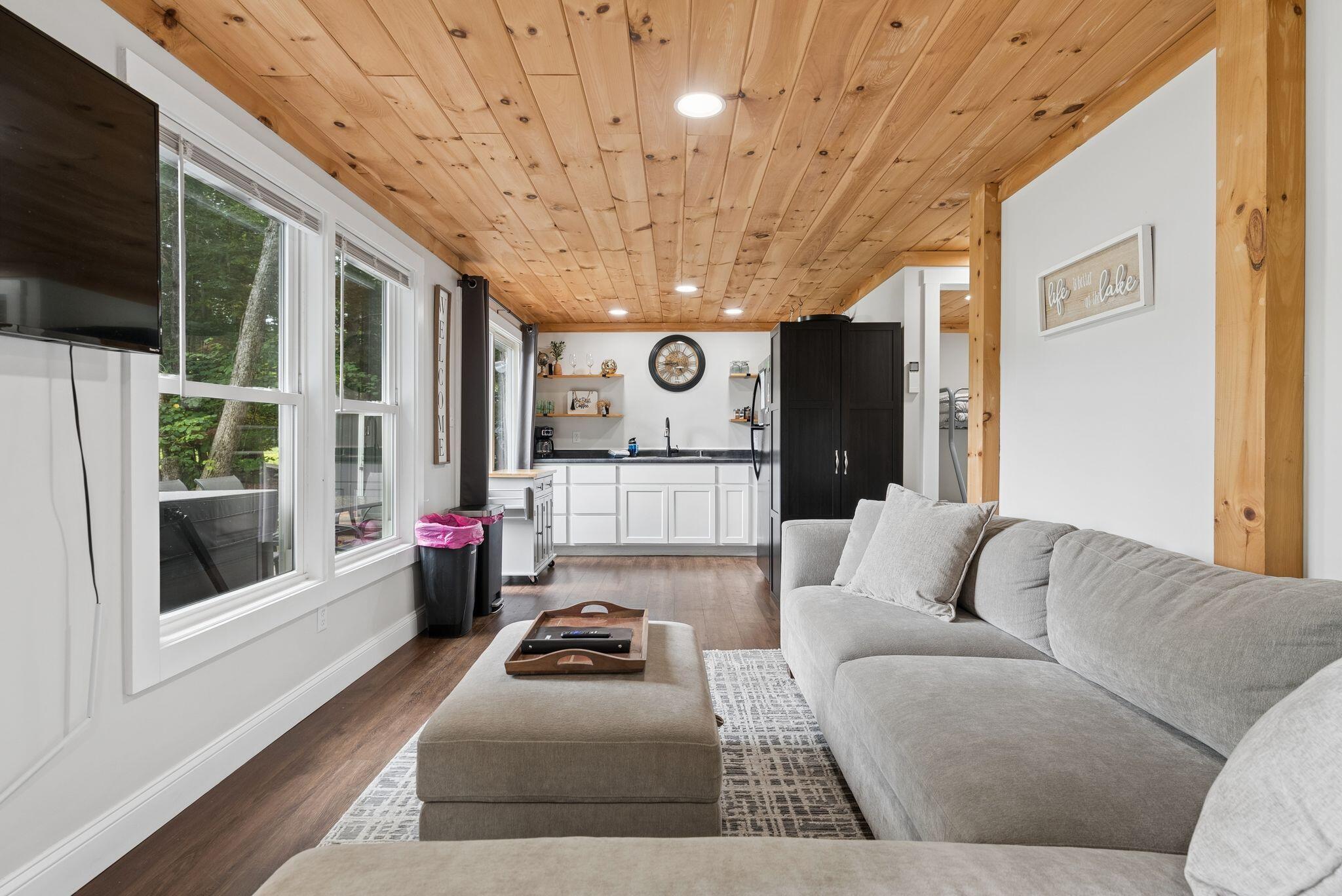 82 Lakeshore Drive