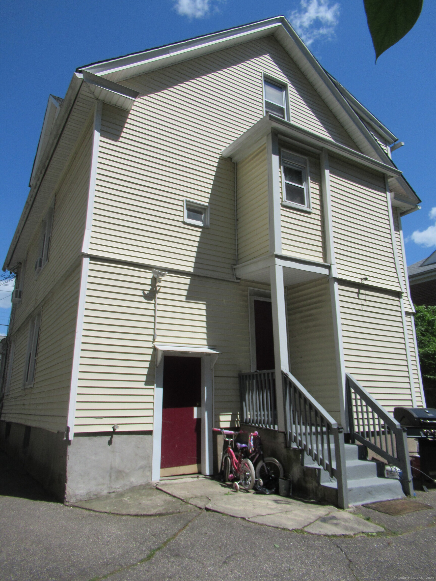 981 William Street