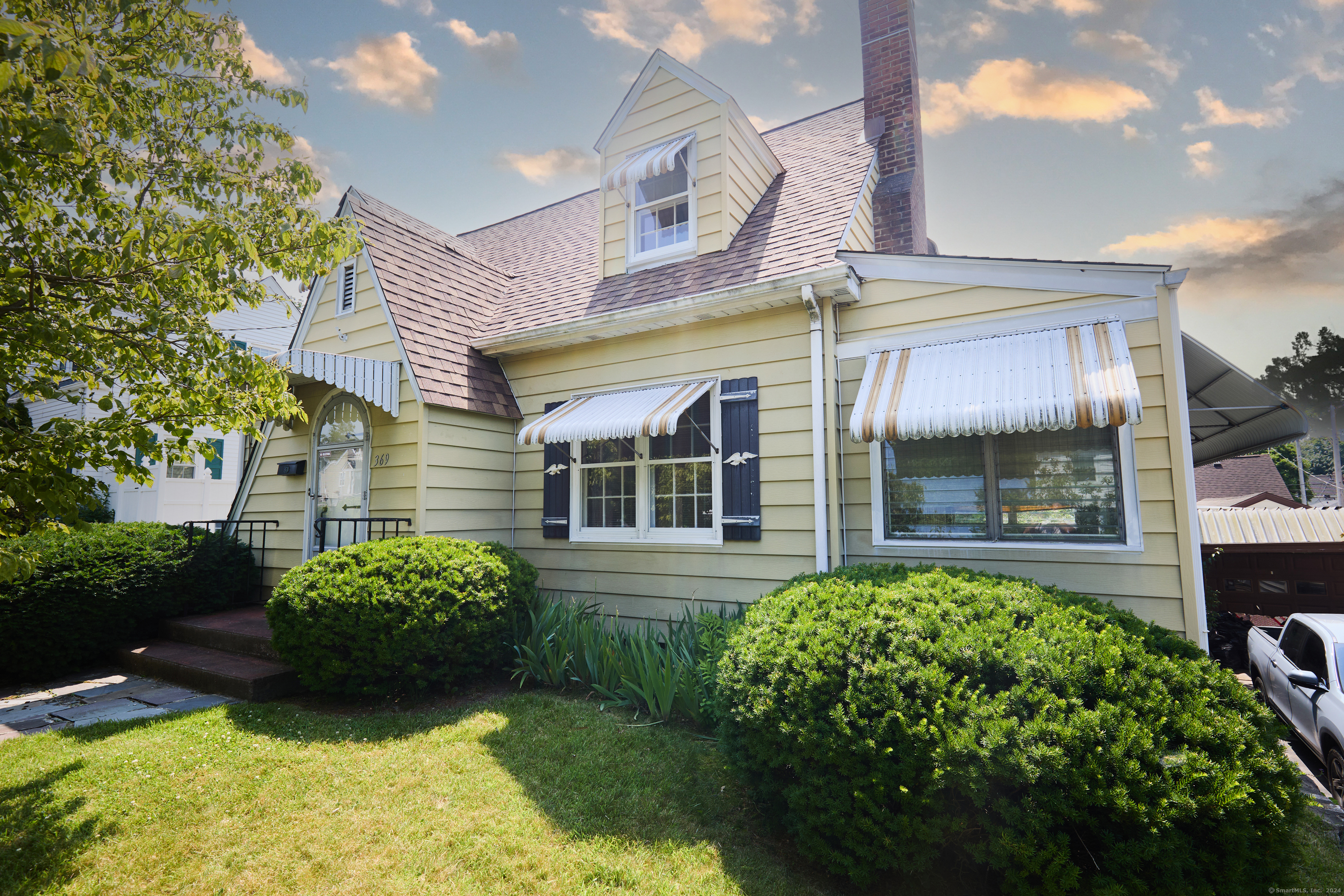 369 Cleveland Avenue