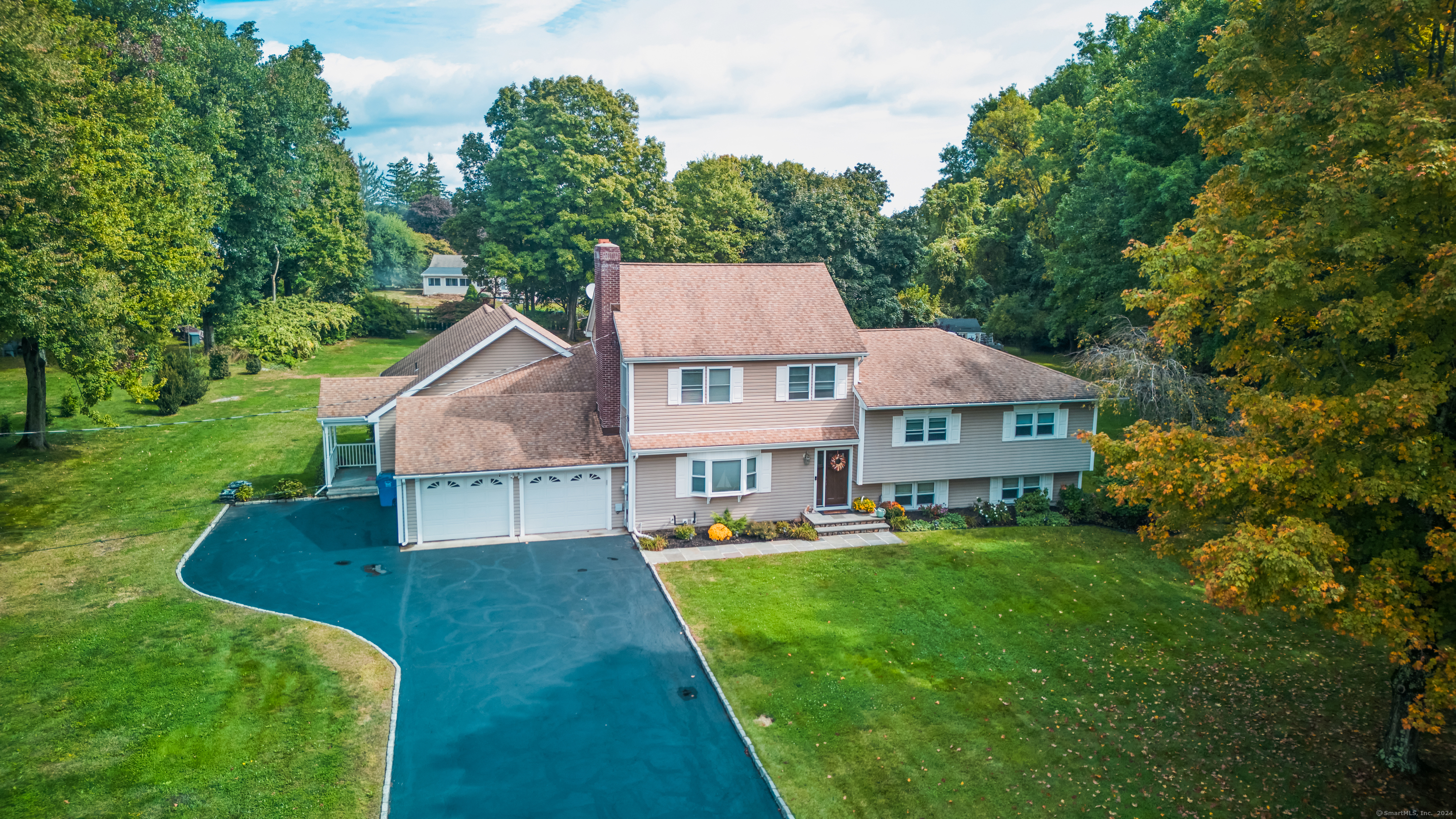 40 Lauderdale Drive