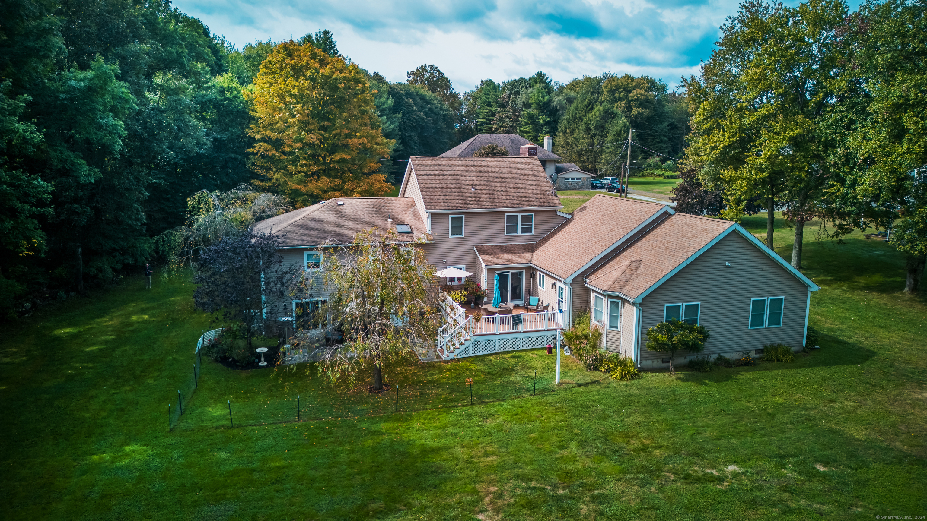 40 Lauderdale Drive