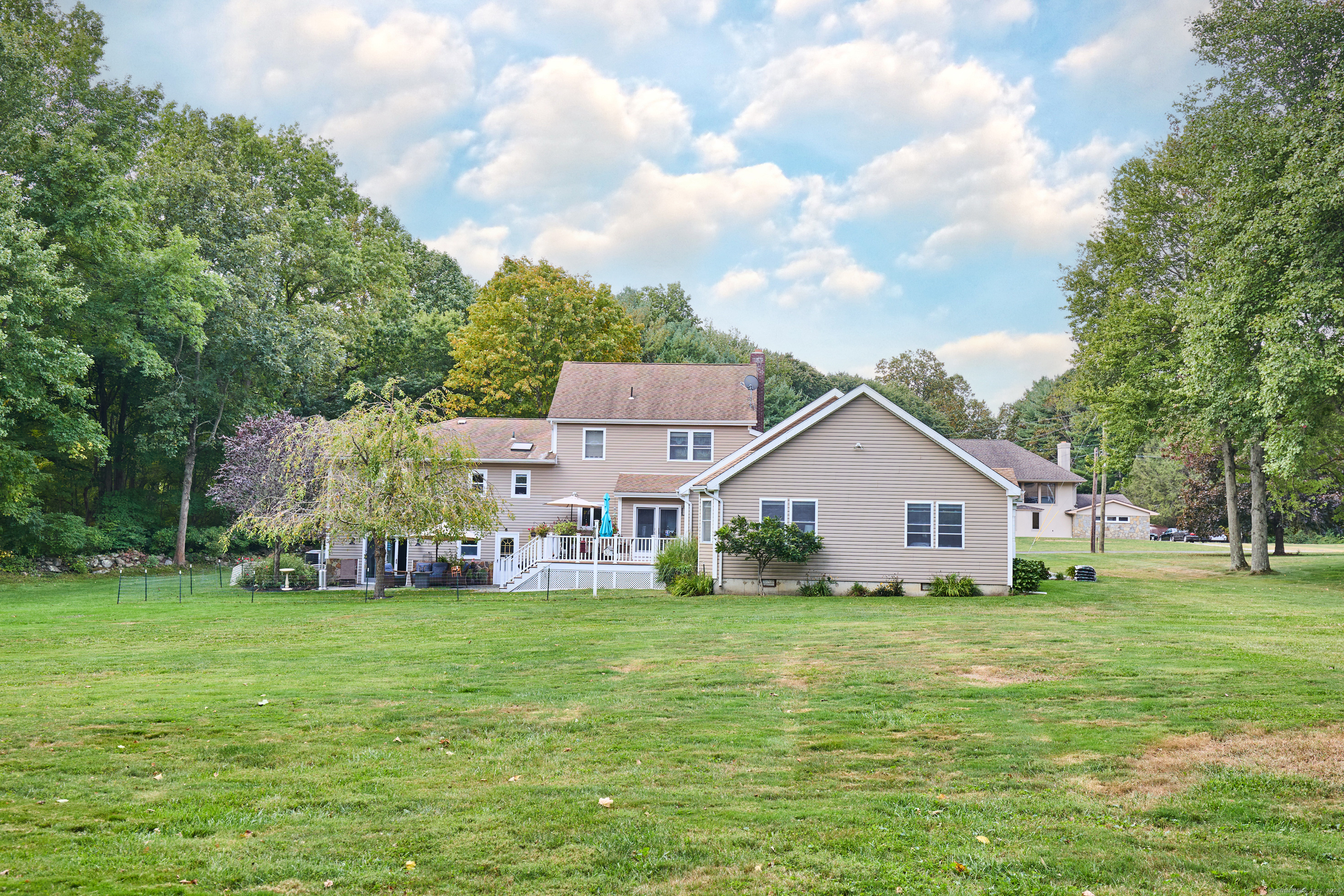40 Lauderdale Drive