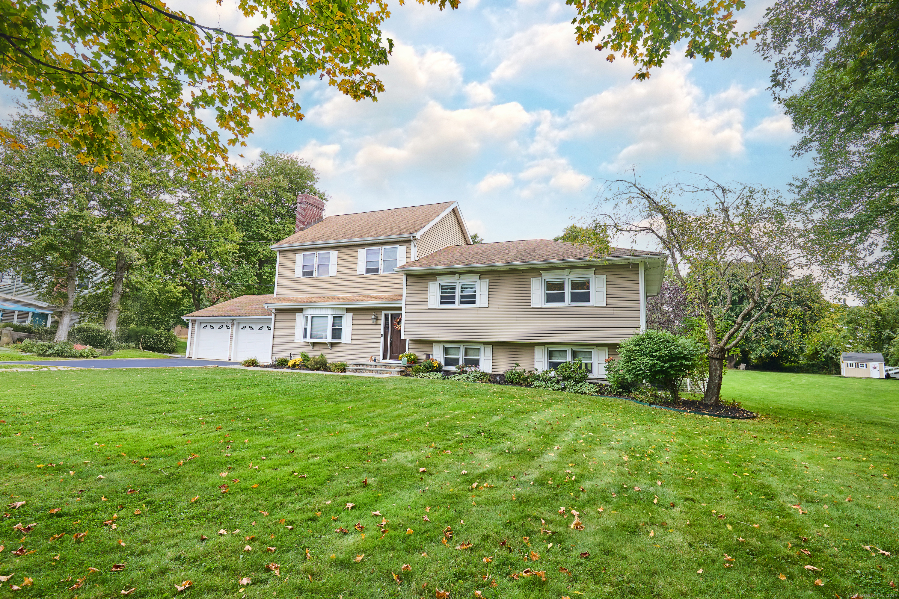 40 Lauderdale Drive
