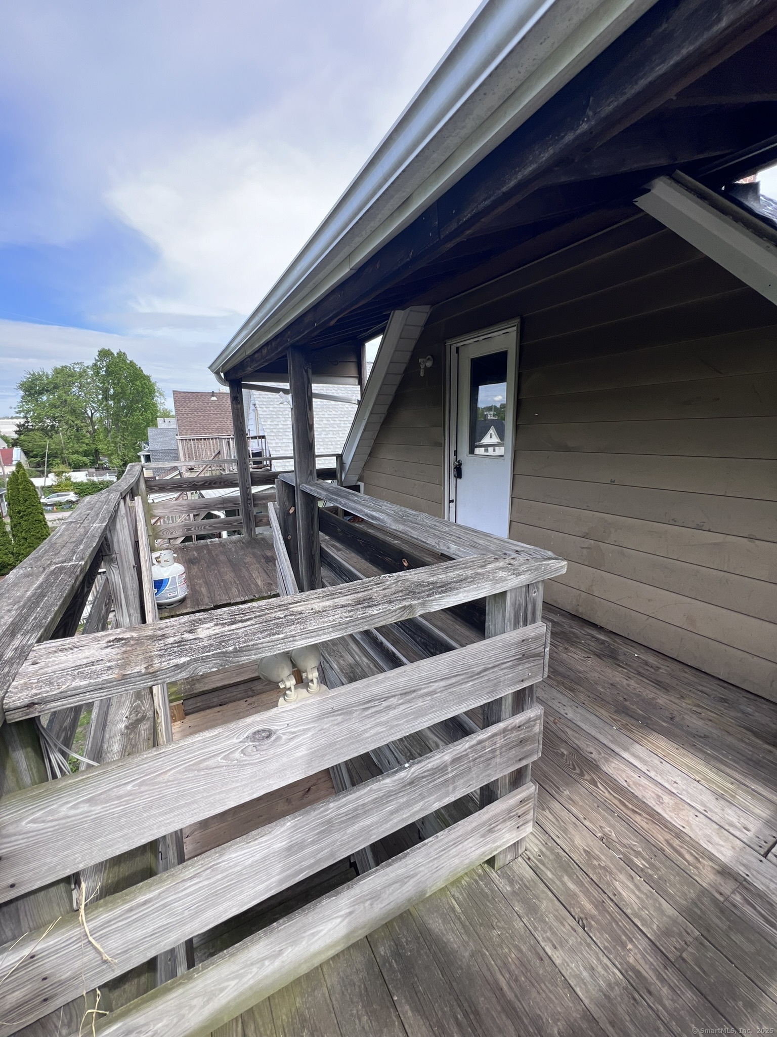 787 Brewster Street 3rd floor