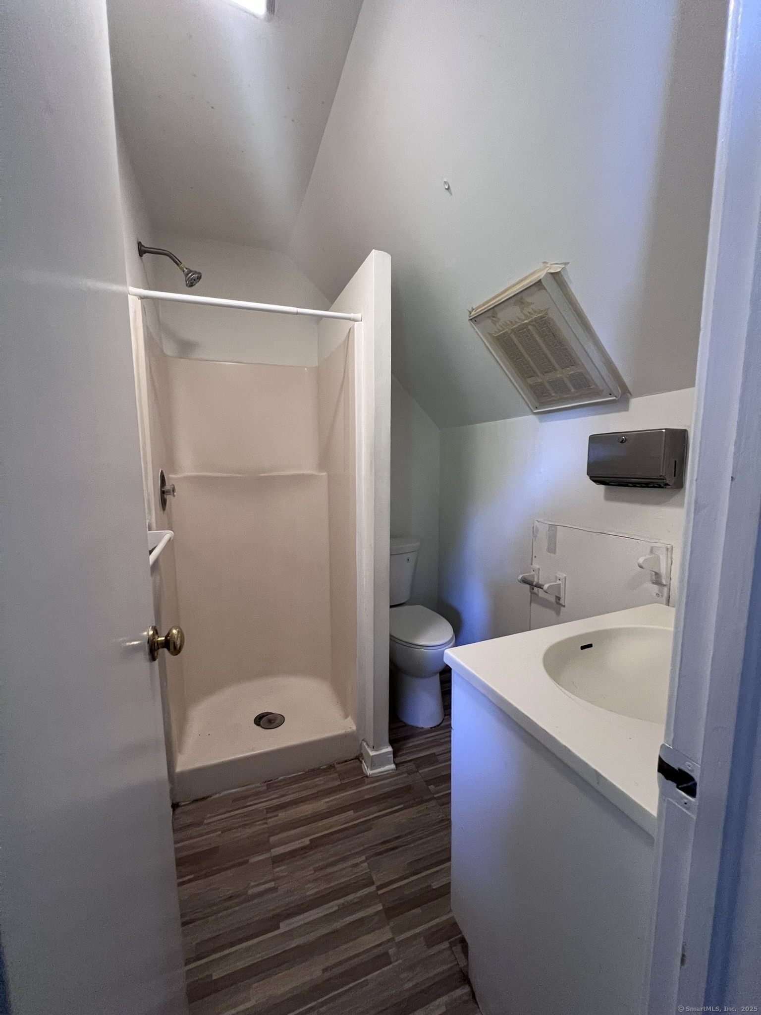 787 Brewster Street 3rd floor