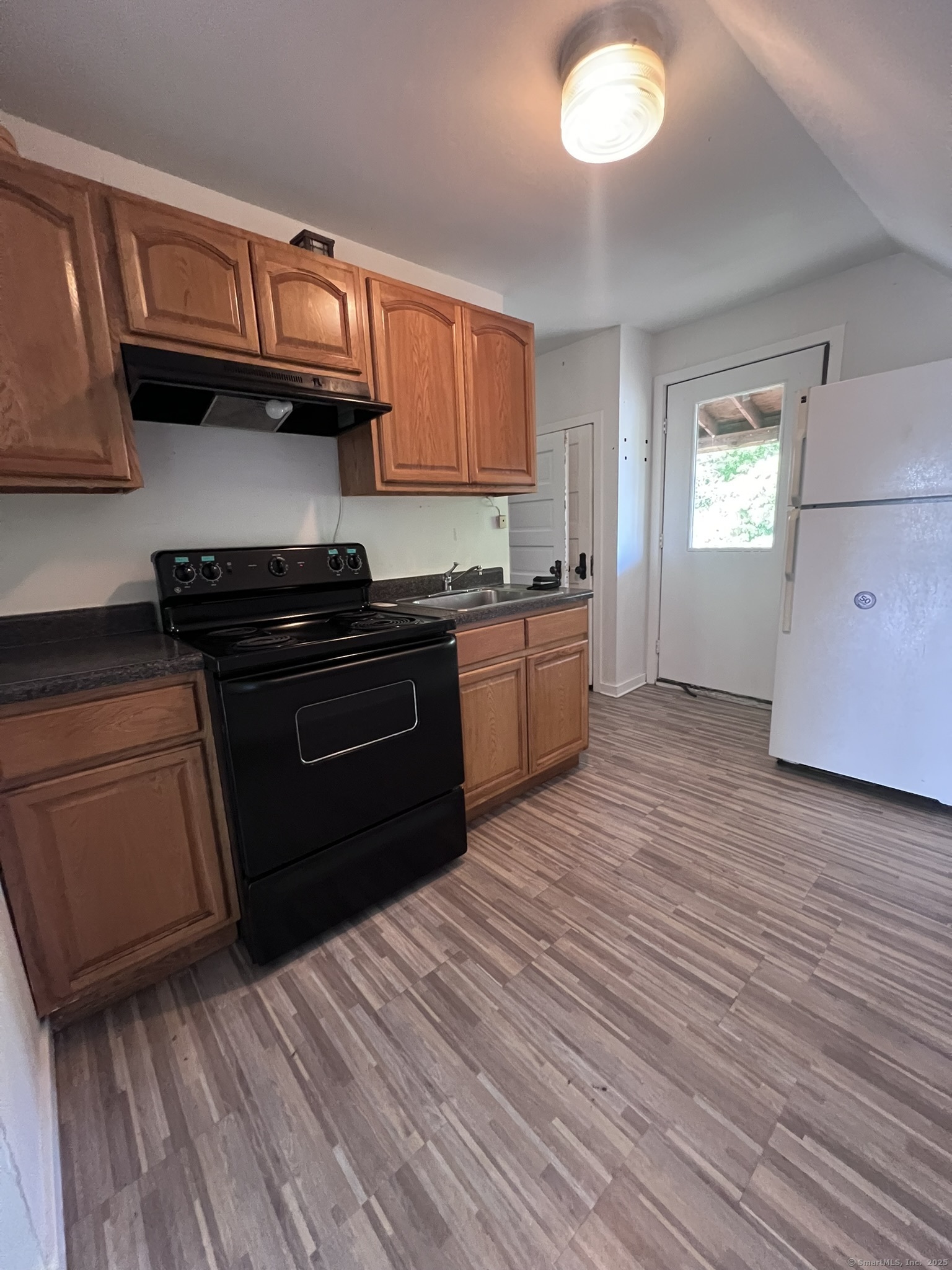 787 Brewster Street 3rd floor