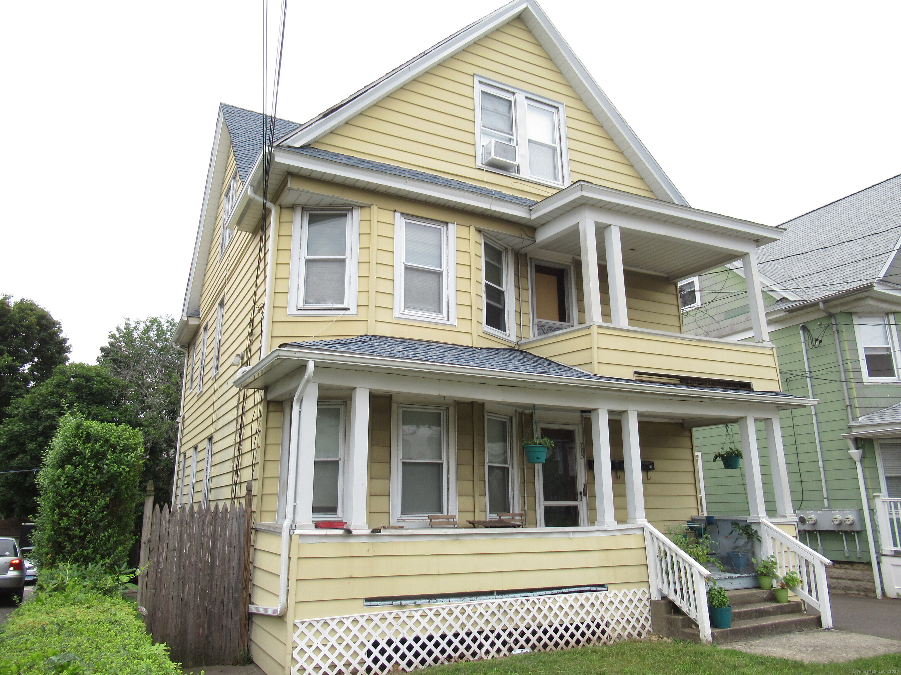 787 Brewster Street 3rd floor