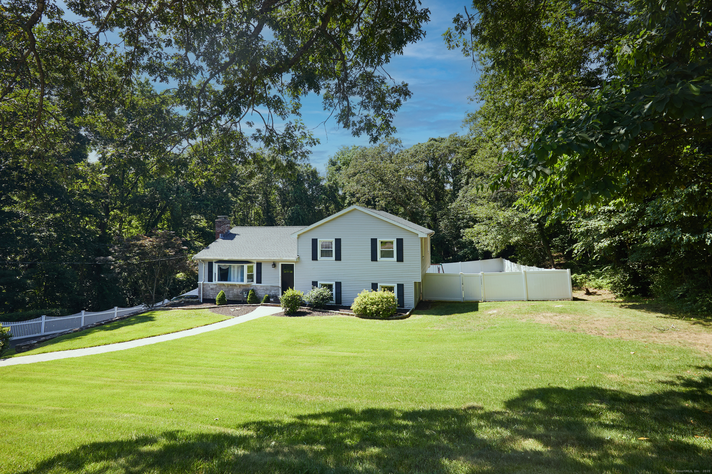 12 Sunnycrest Road