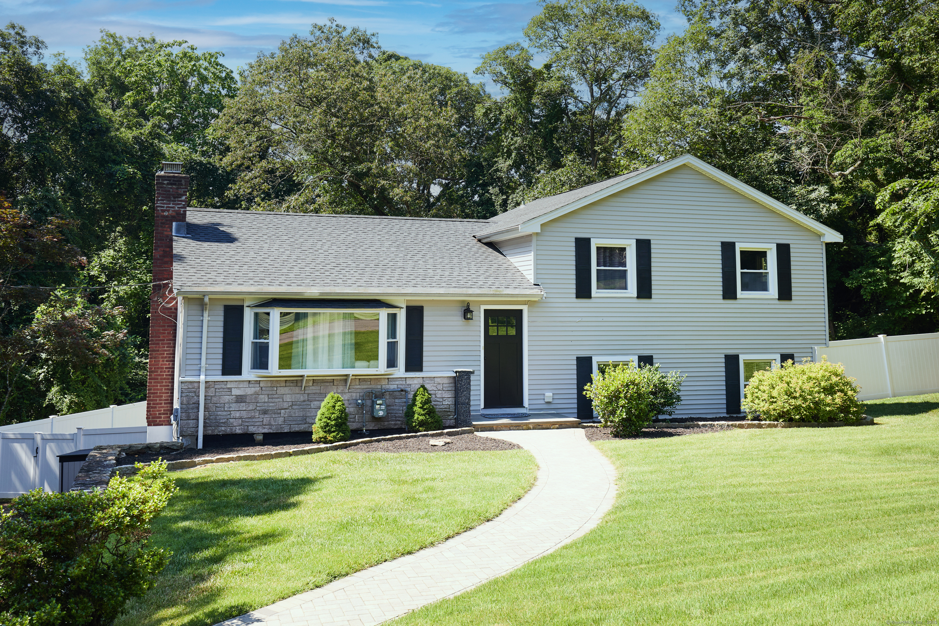 12 Sunnycrest Road