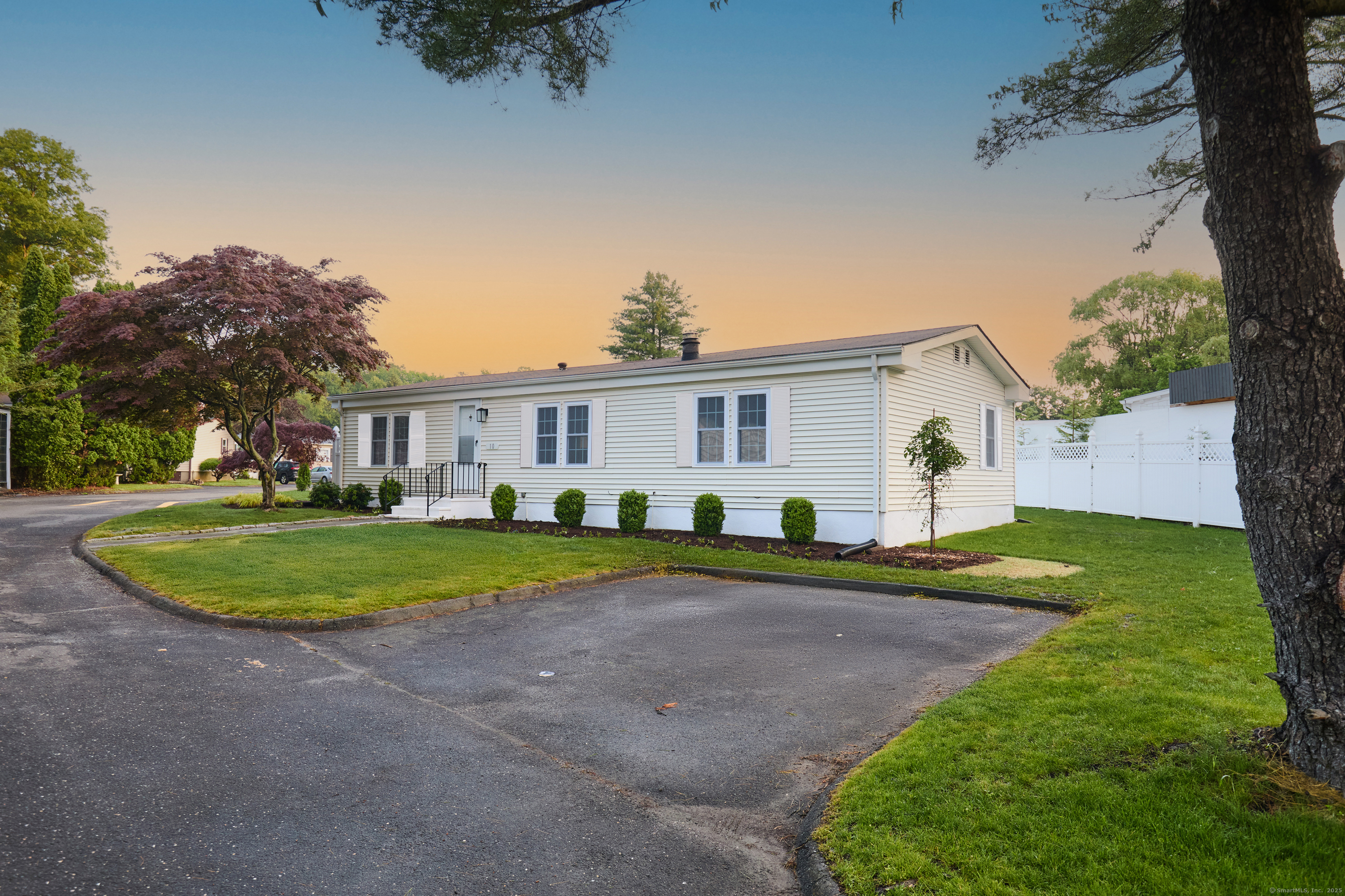 10 Crescent Park Road