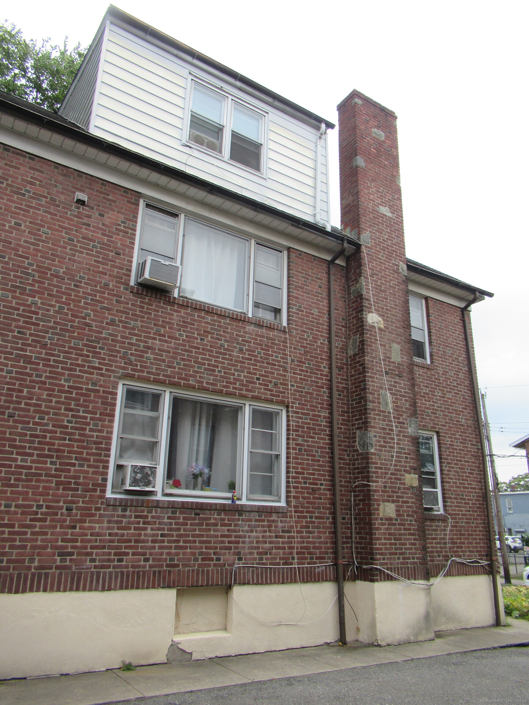 442 Wells Street