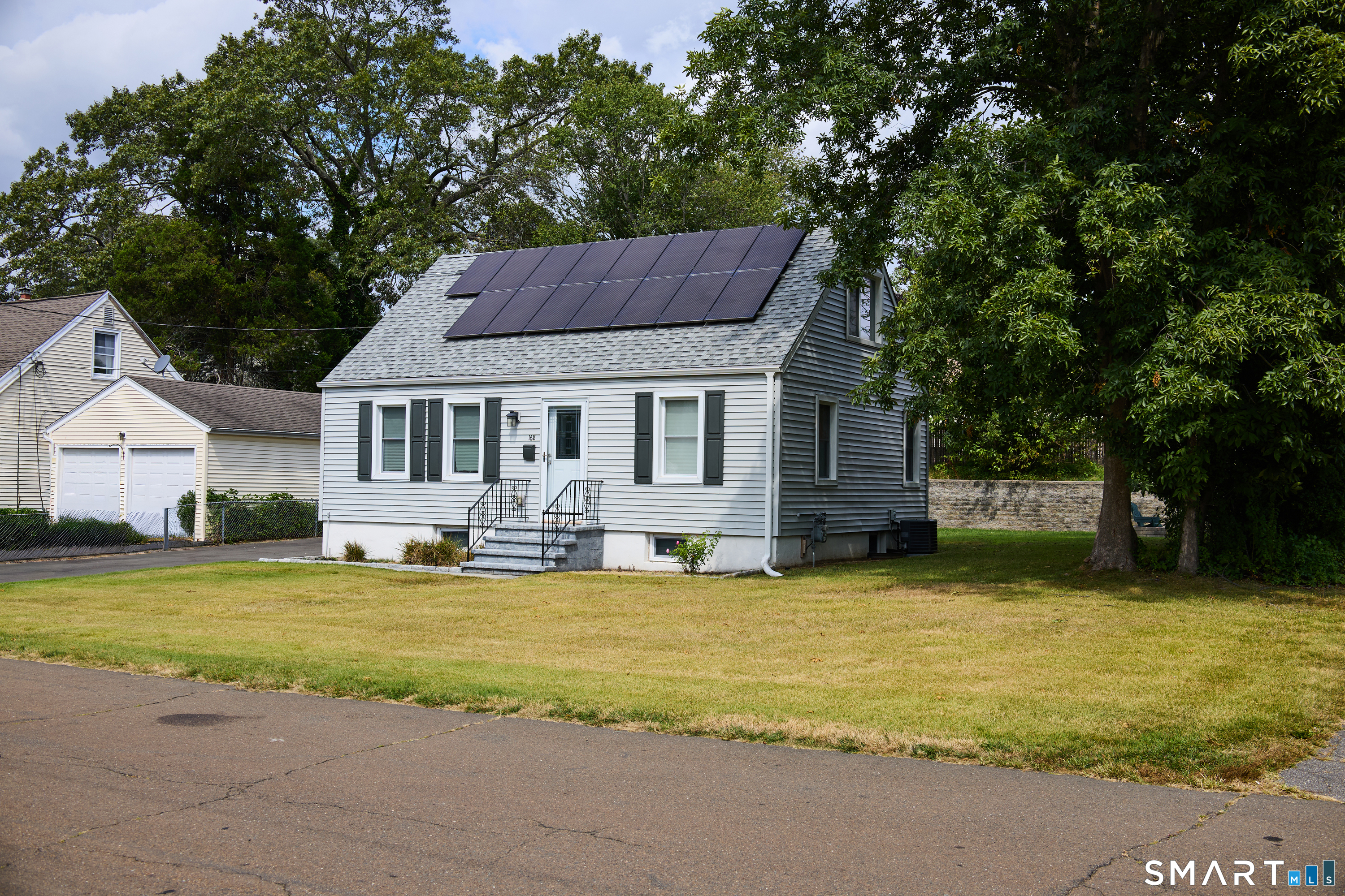 168 Sunnybank Avenue