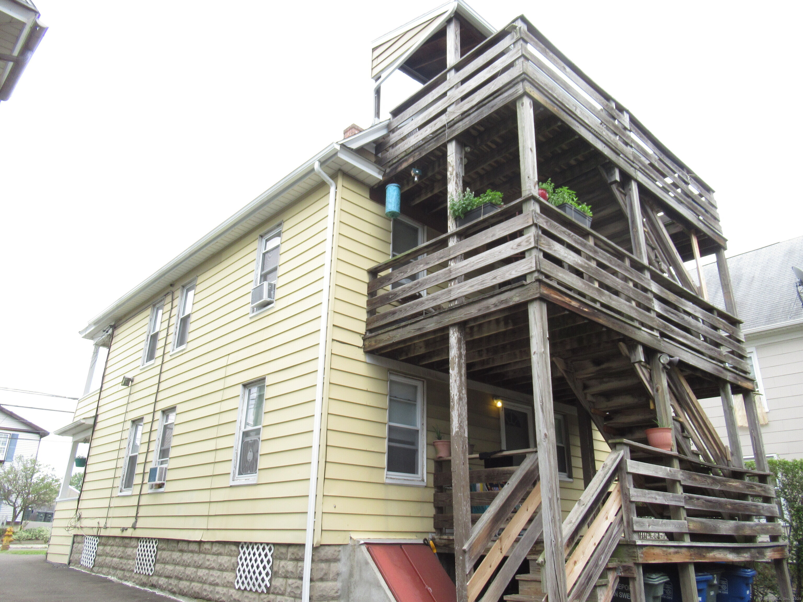 787 Brewster Street 3rd floor