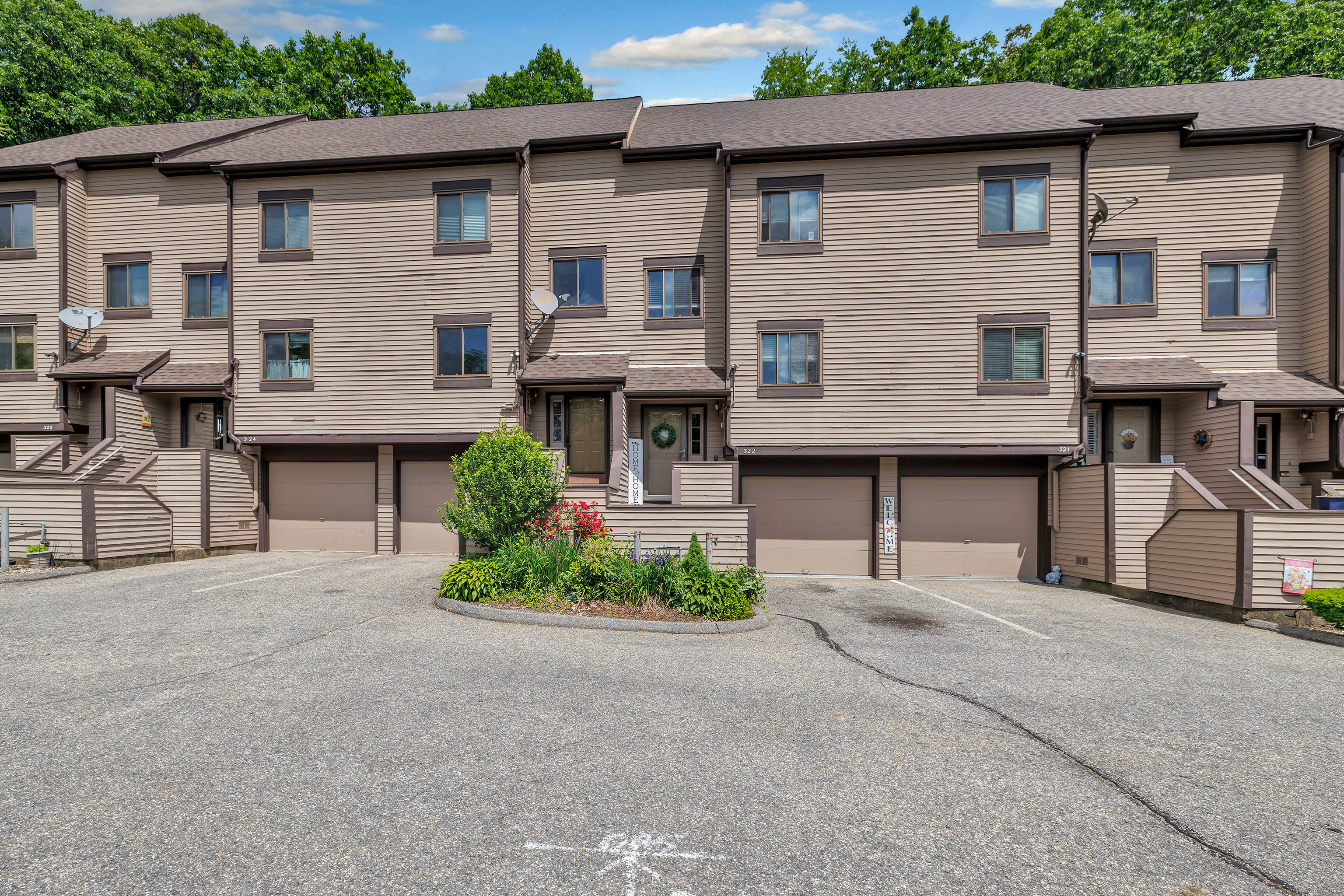 196 New Haven Avenue 322