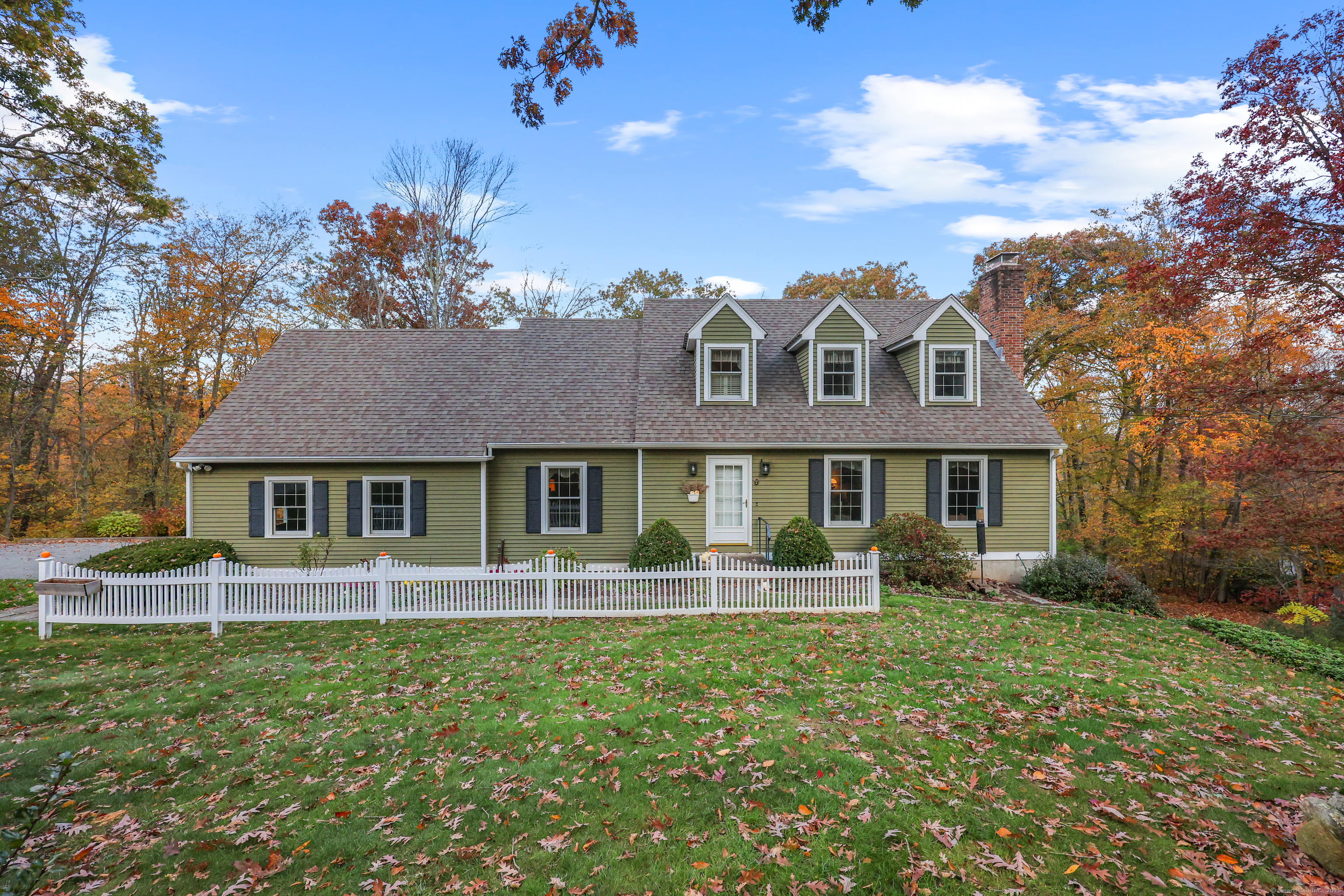 32 Maple Avenue West