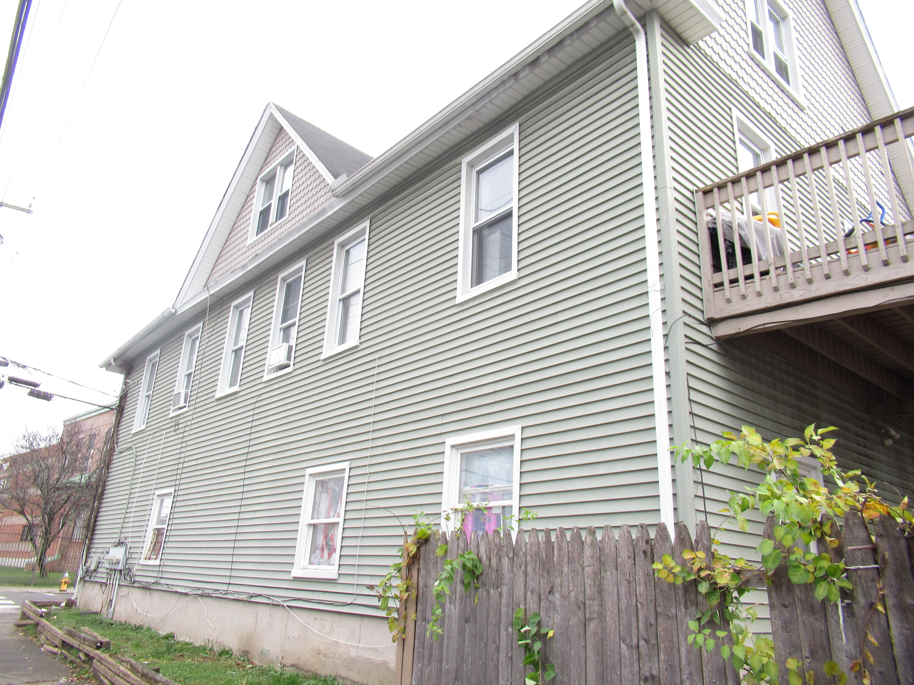 255 Poplar Street