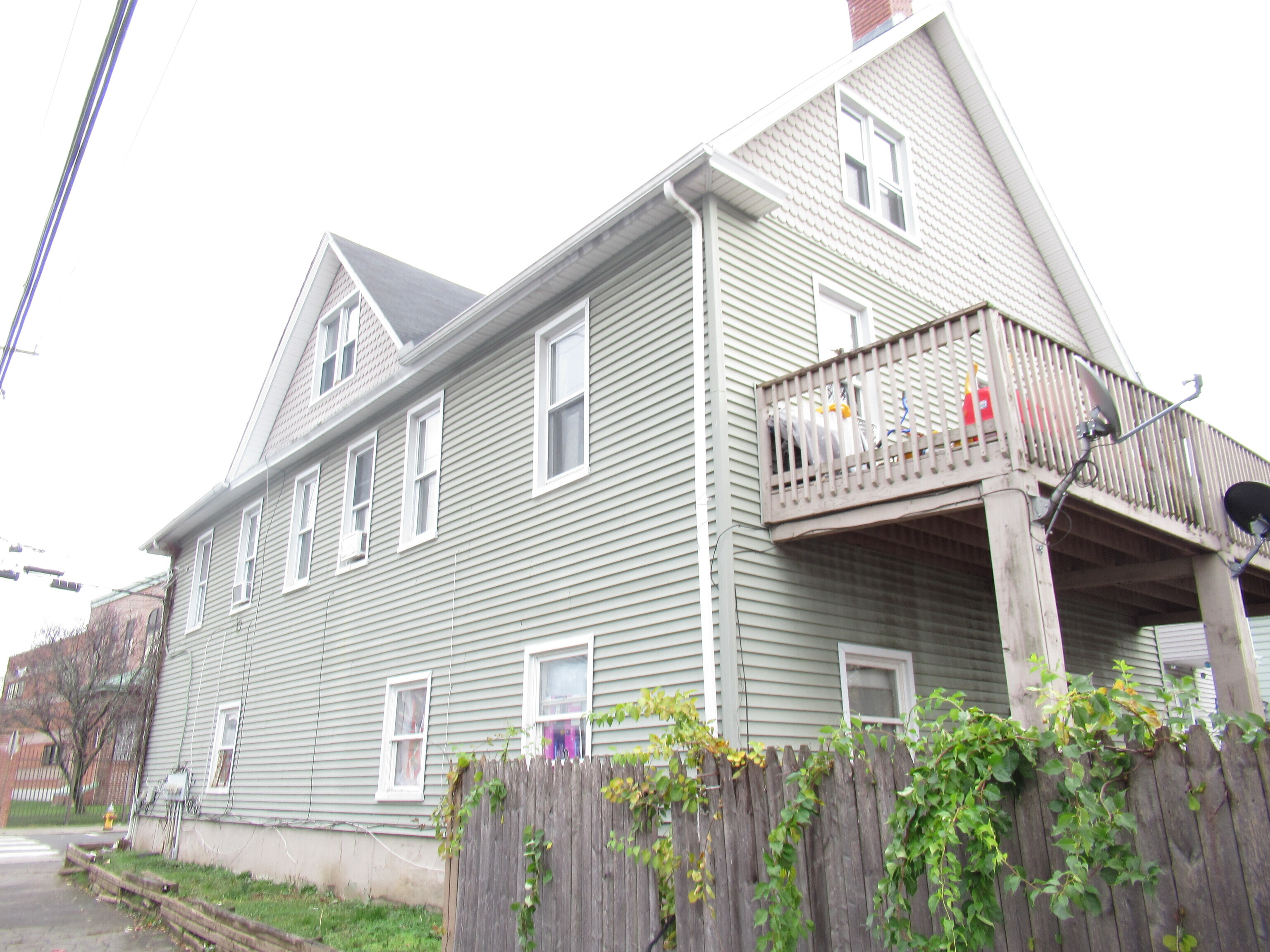 255 Poplar Street