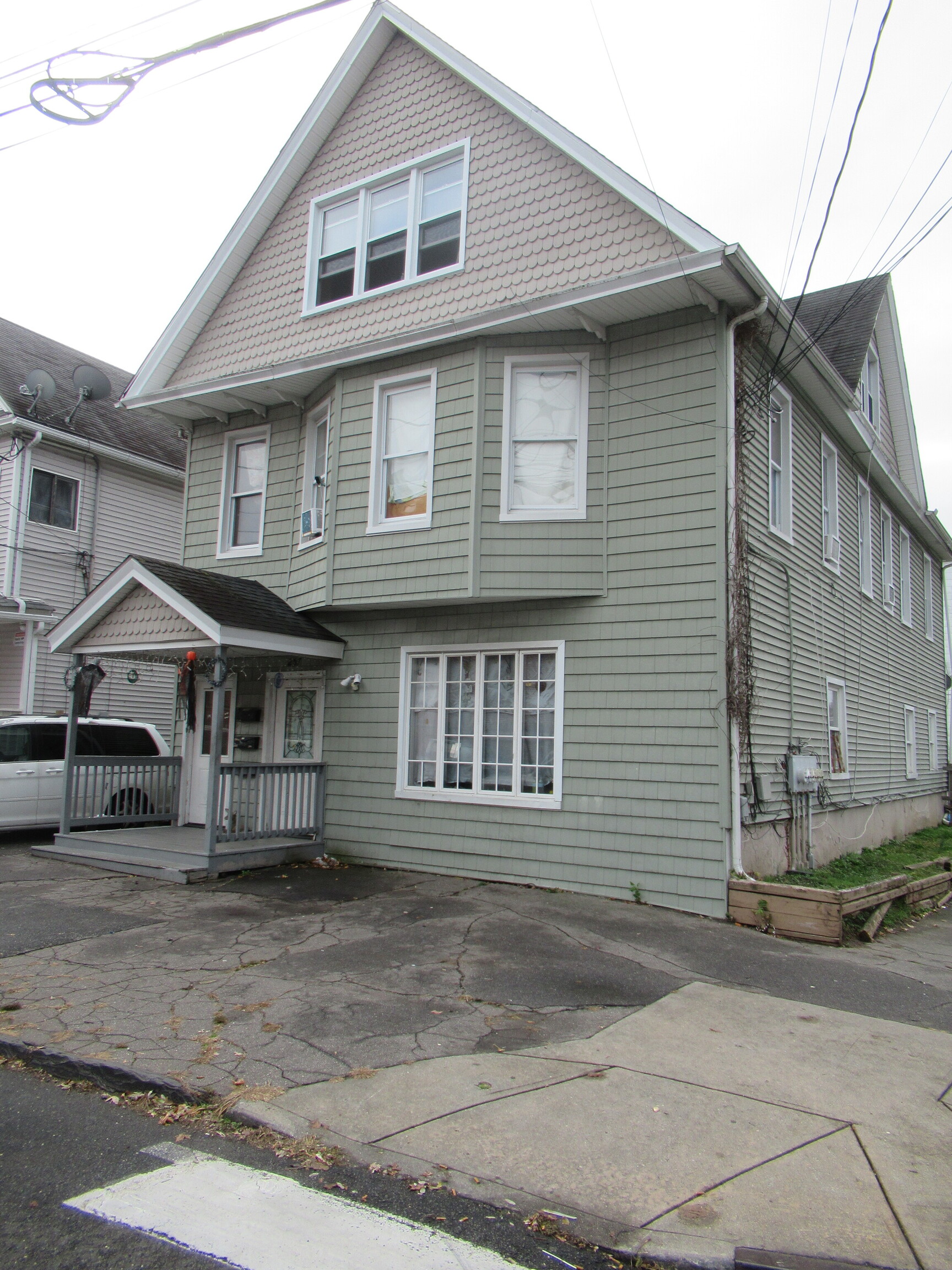255 Poplar Street