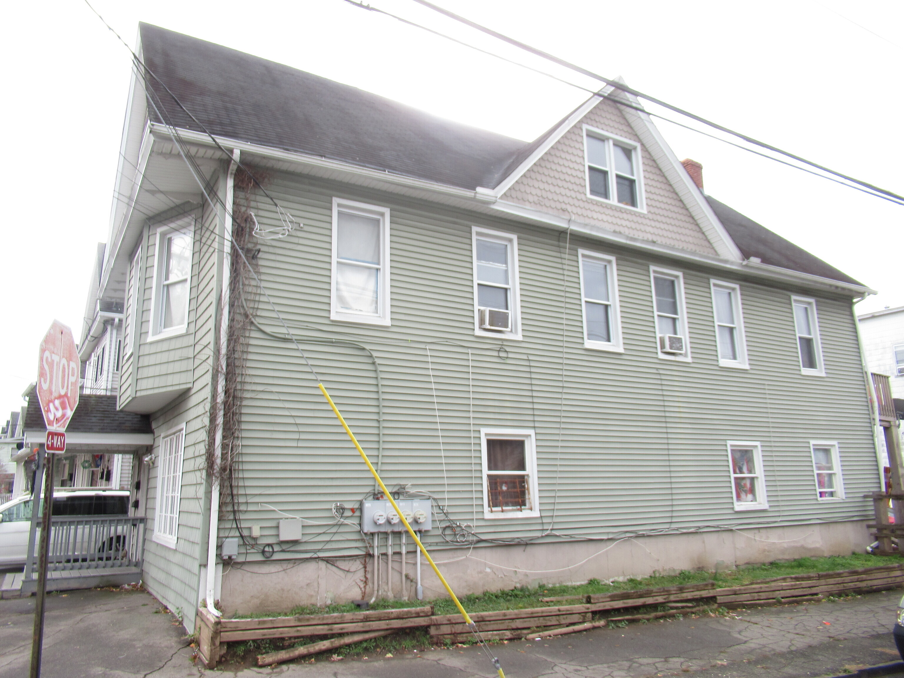 255 Poplar Street
