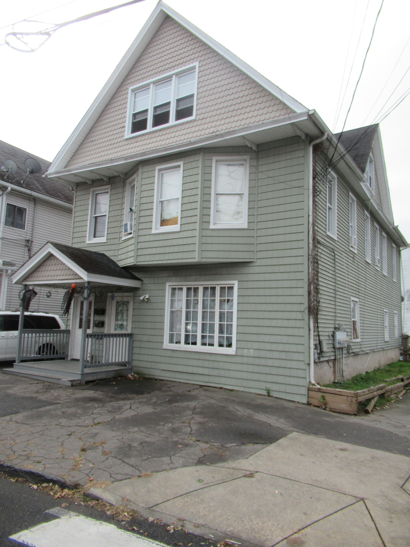 255 Poplar Street