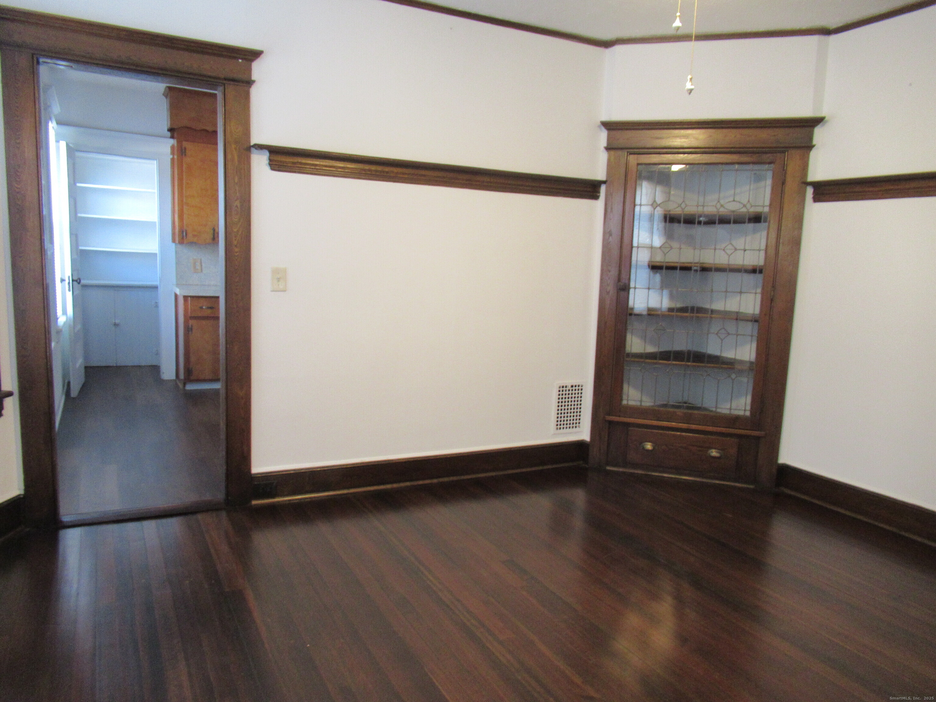 53 Eaton Street 2nd Floor