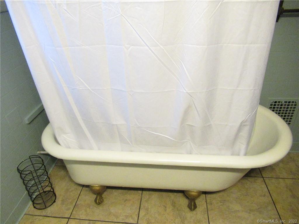 53 Eaton Street 2nd Floor