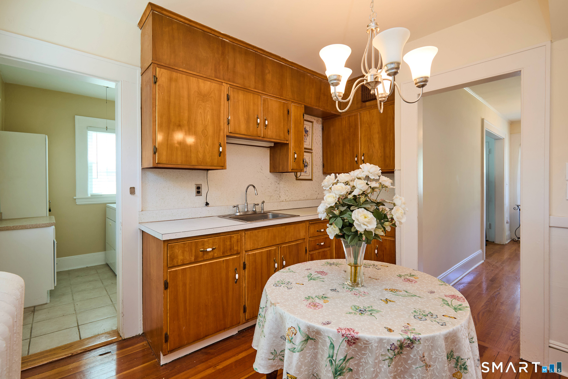131 Aldine Avenue