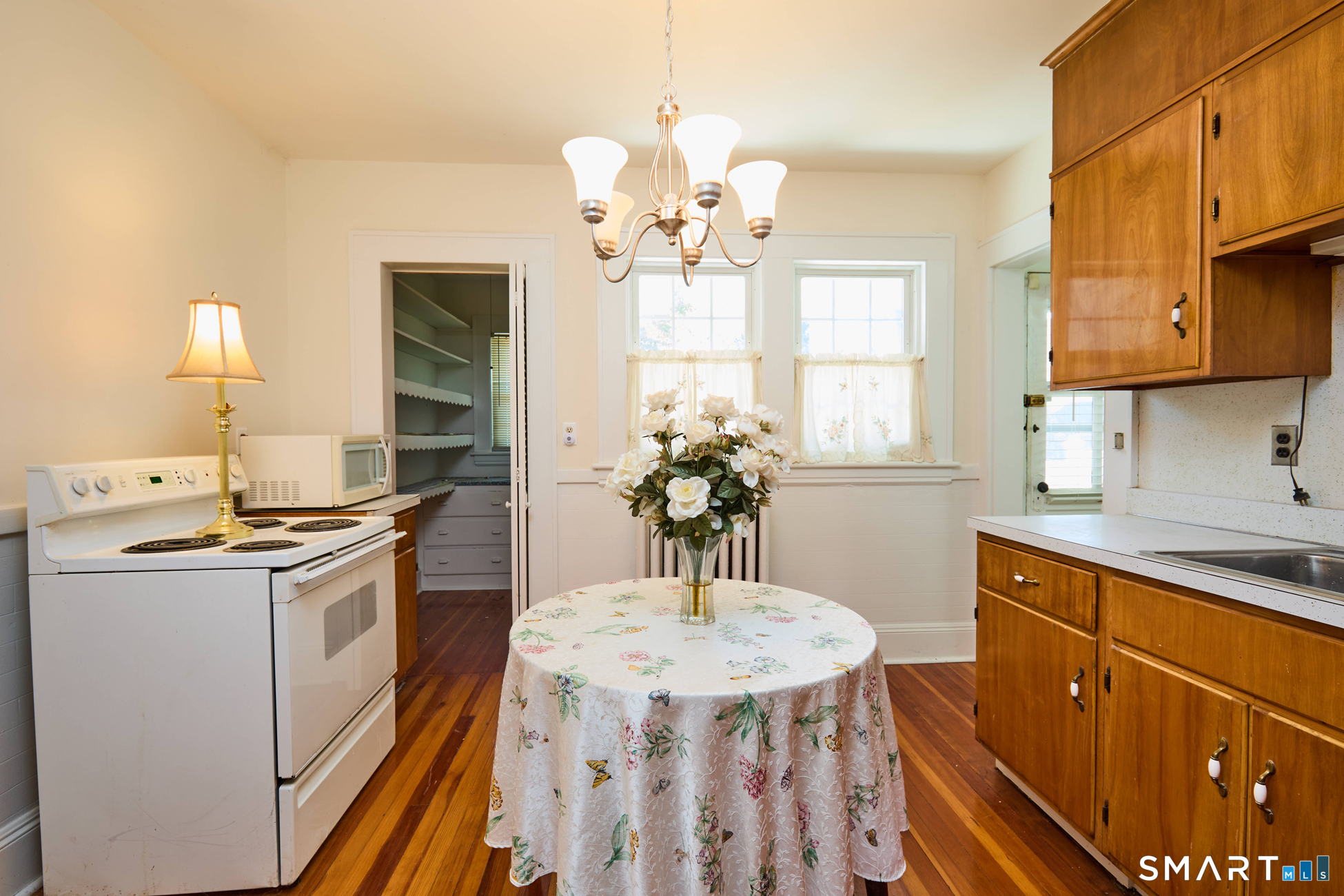 131 Aldine Avenue