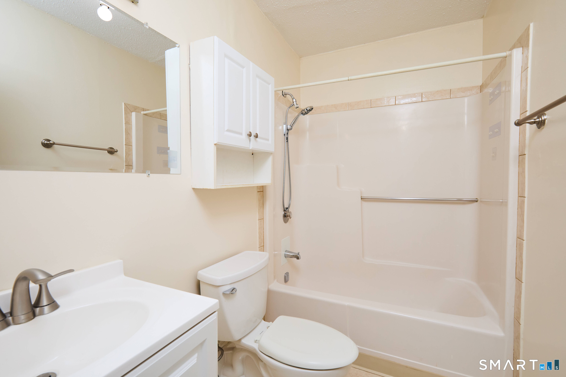 120 Huntington Turnpike Unit: 905