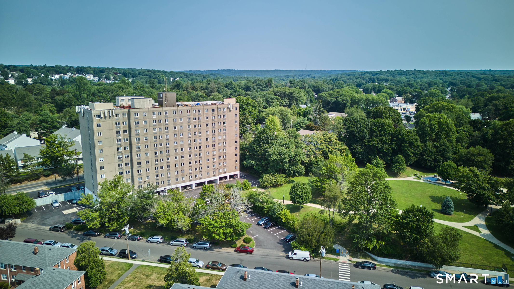 120 Huntington Turnpike Unit: 905