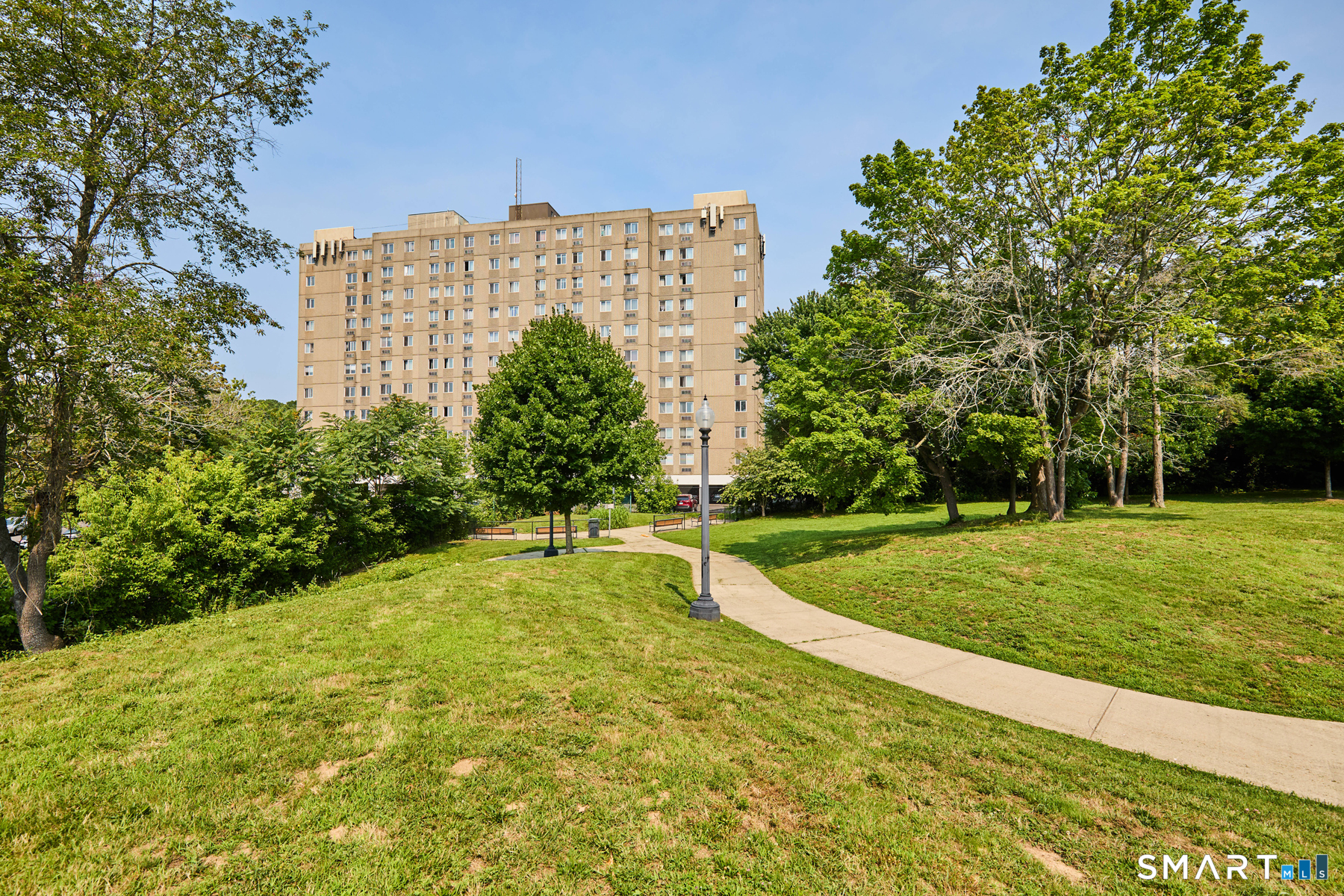 120 Huntington Turnpike Unit: 905
