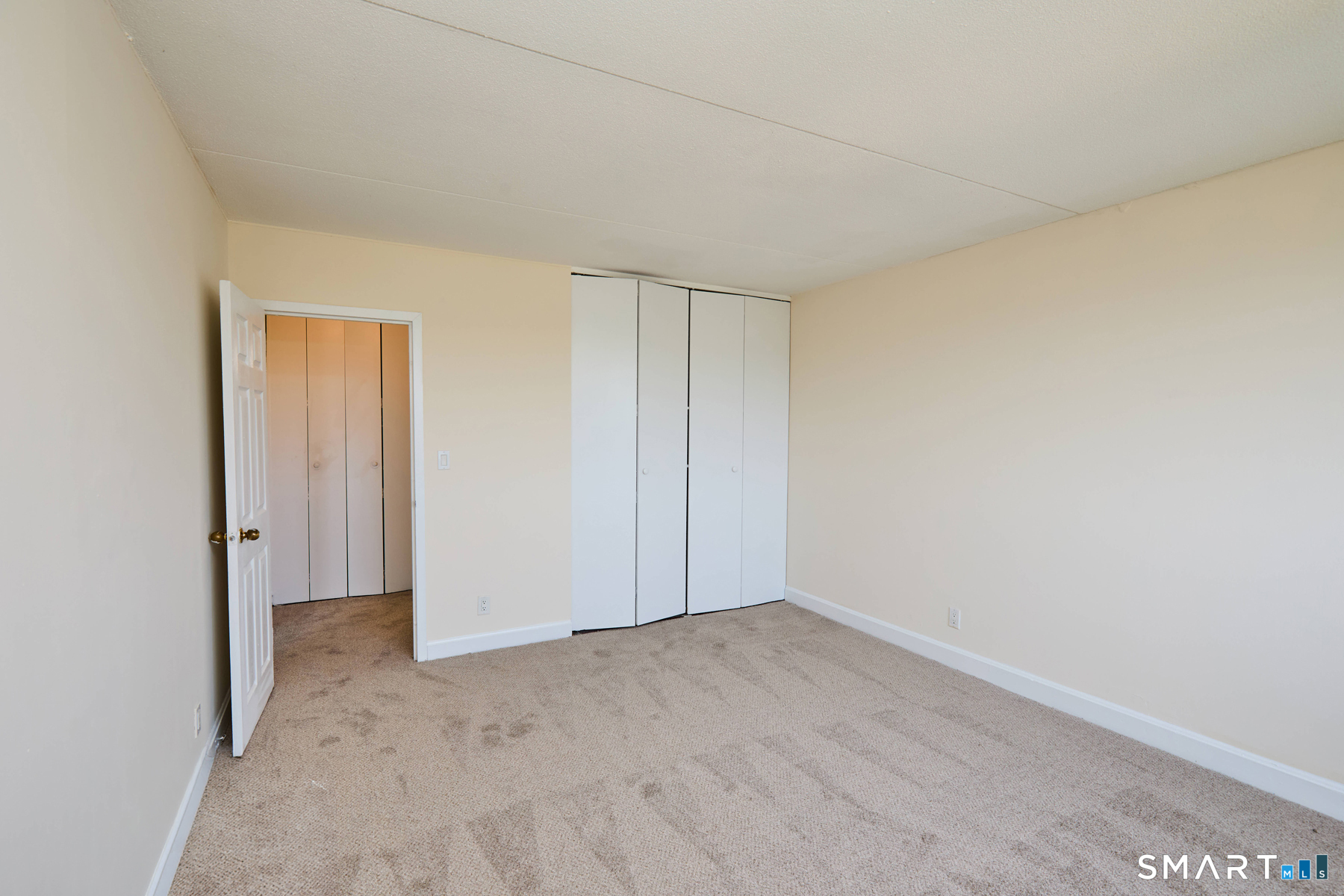 120 Huntington Turnpike Unit: 905