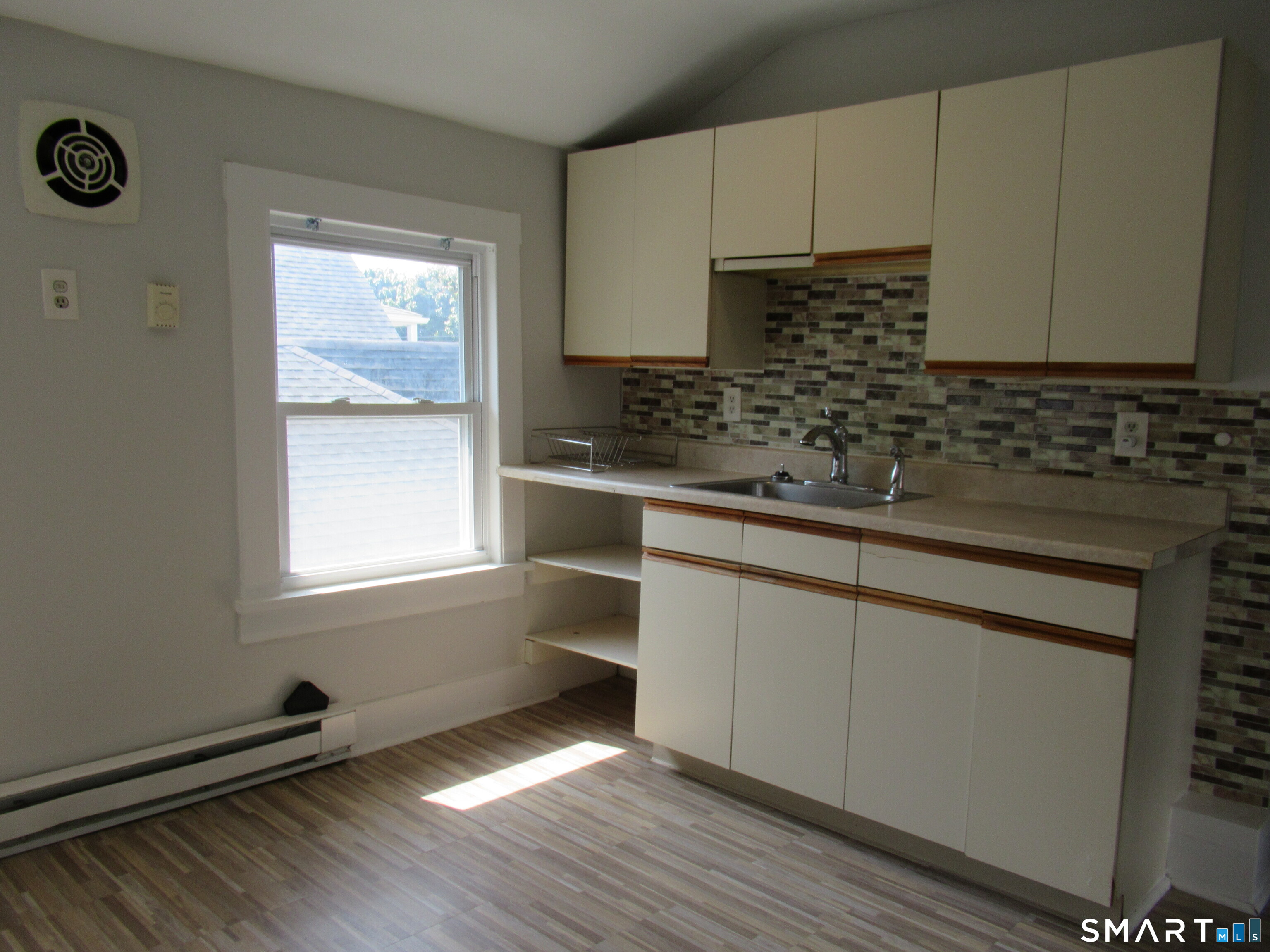 81 Jetland Street Unit: 3