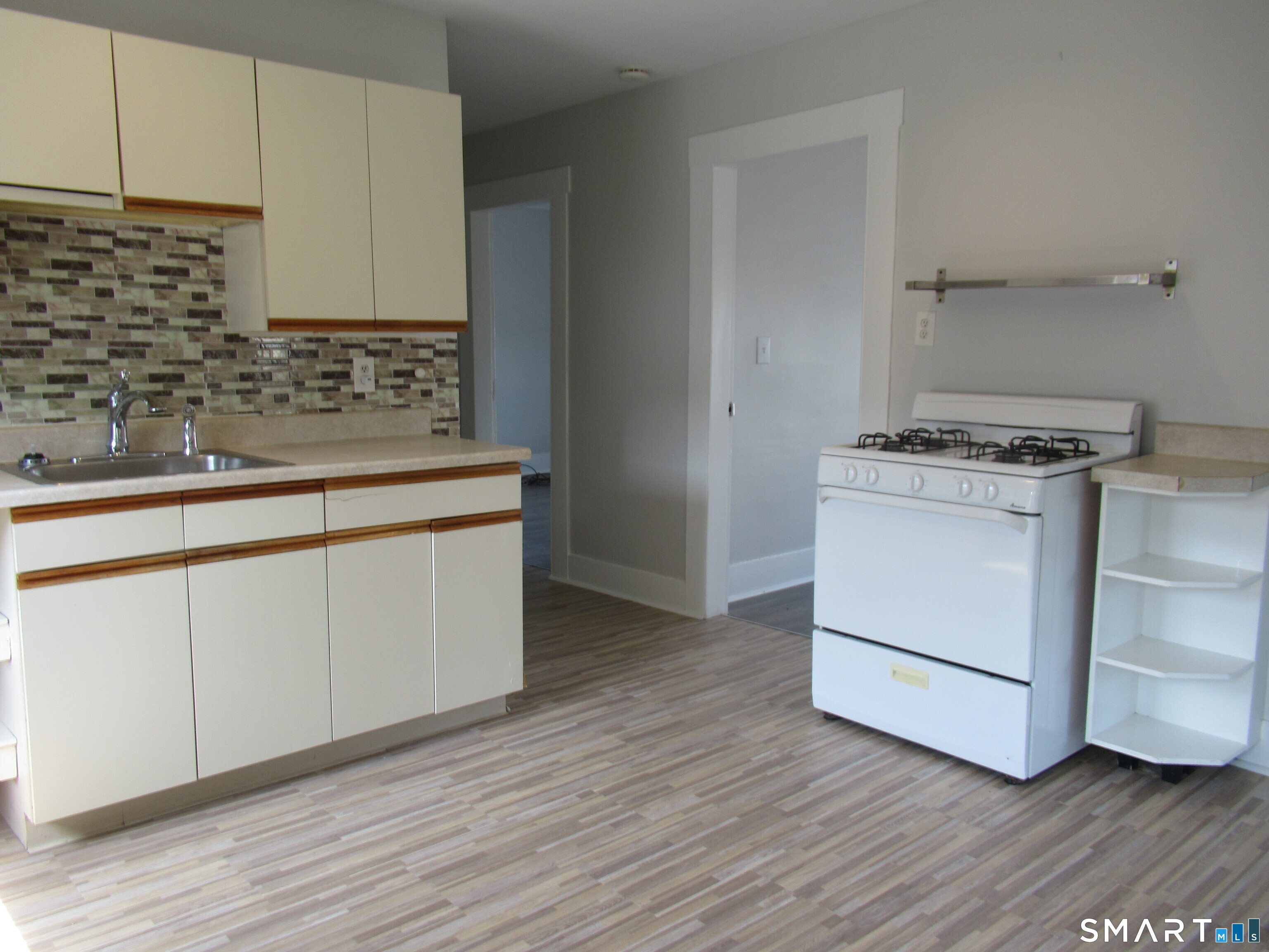 81 Jetland Street Unit: 3