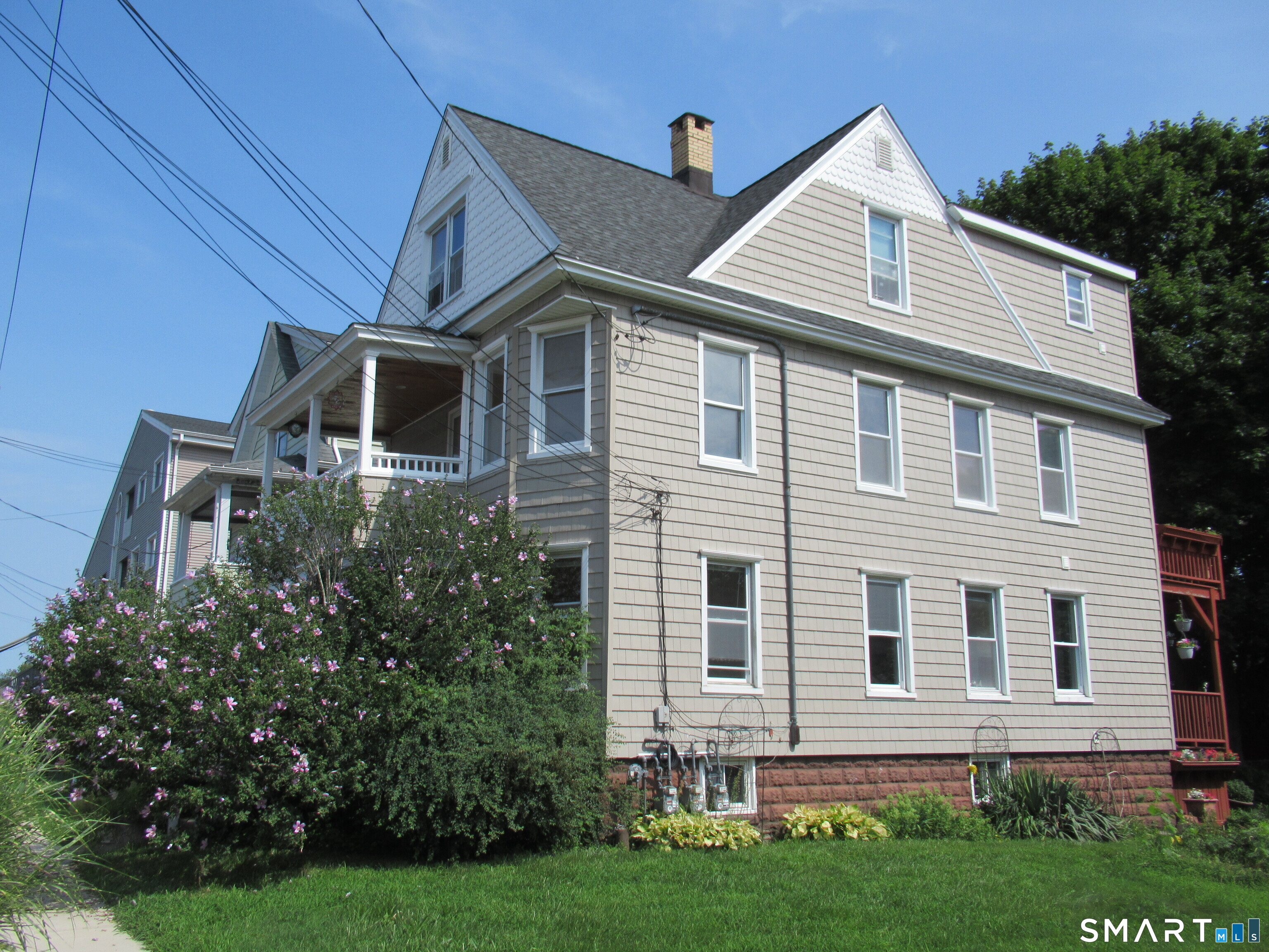 112 Bennett Street Unit: 1st floor