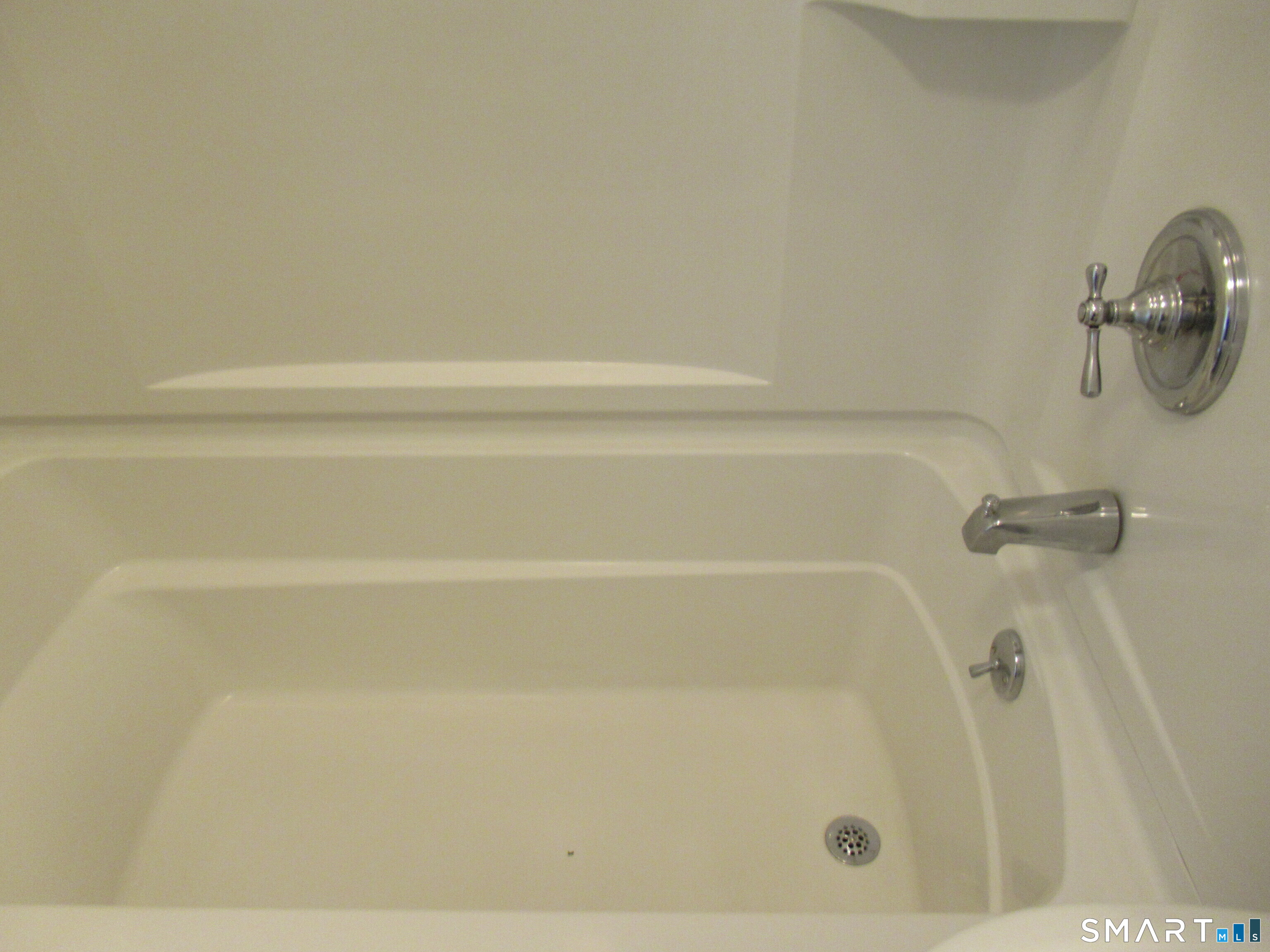 112 Bennett Street Unit: 2nd floor