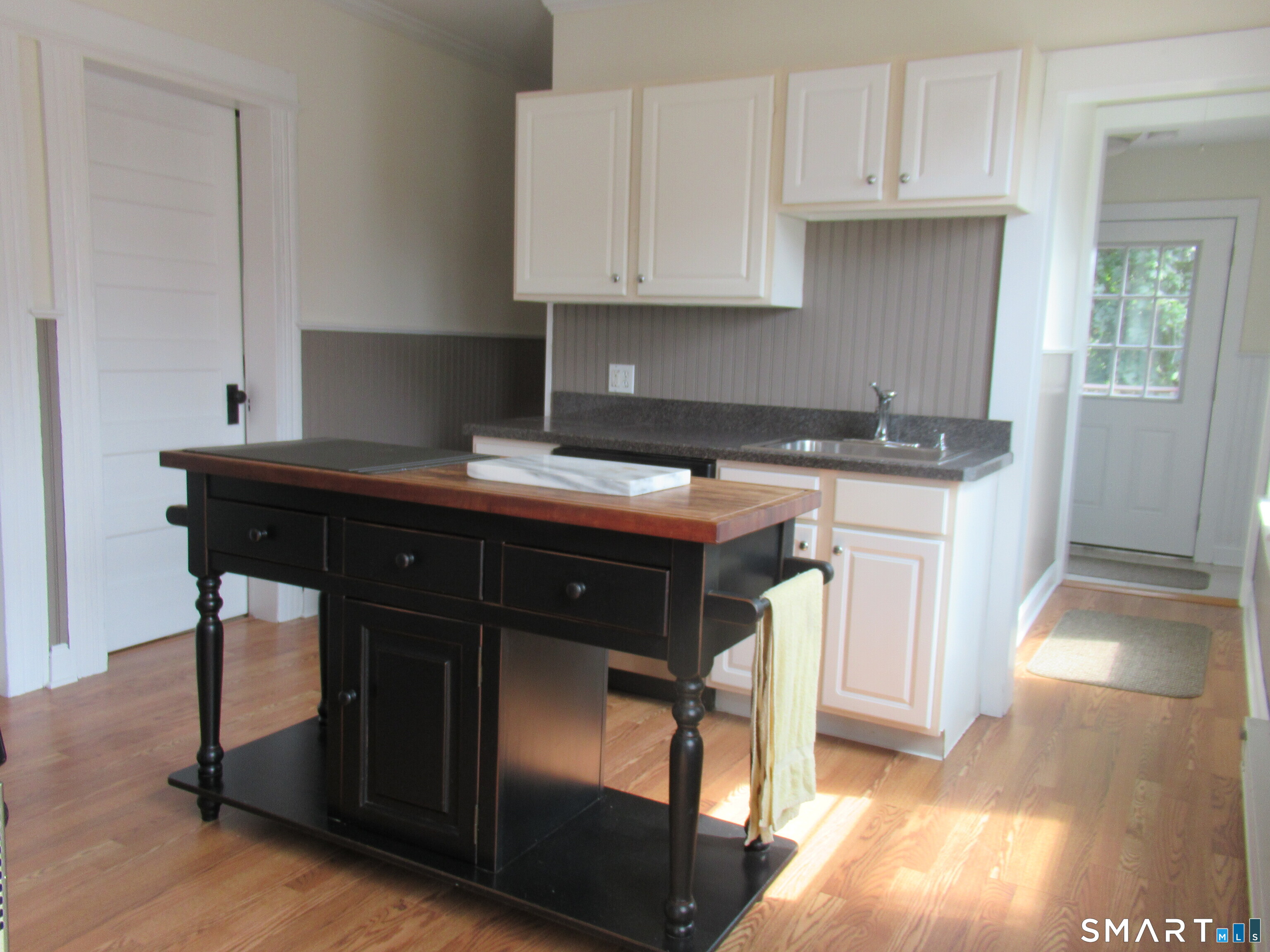 112 Bennett Street Unit: 2nd floor