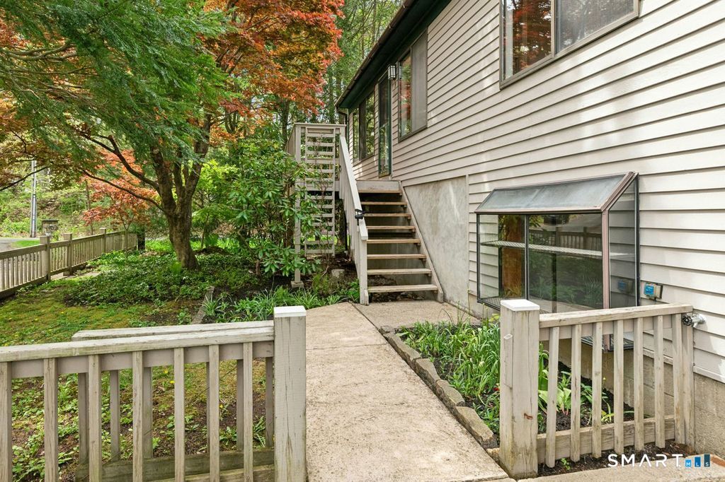 9 Sylvan Drive