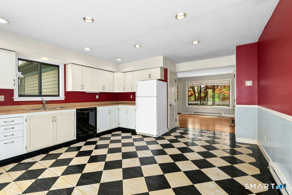 9 Sylvan Drive