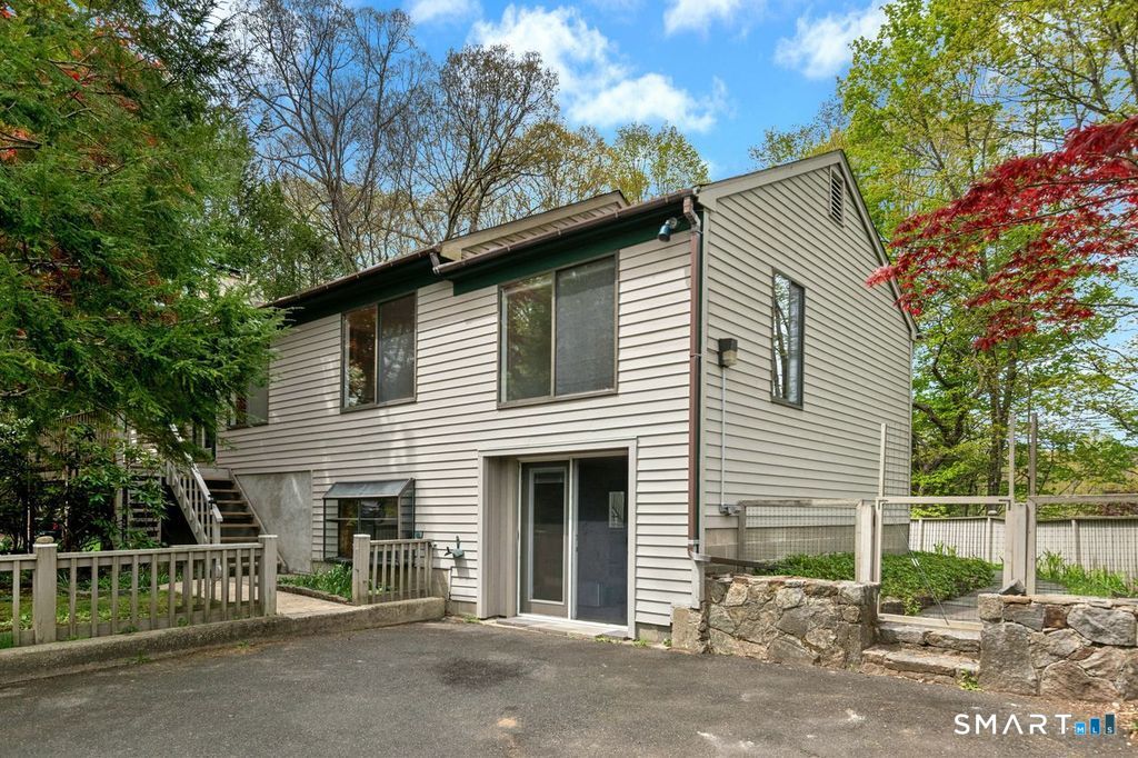 9 Sylvan Drive