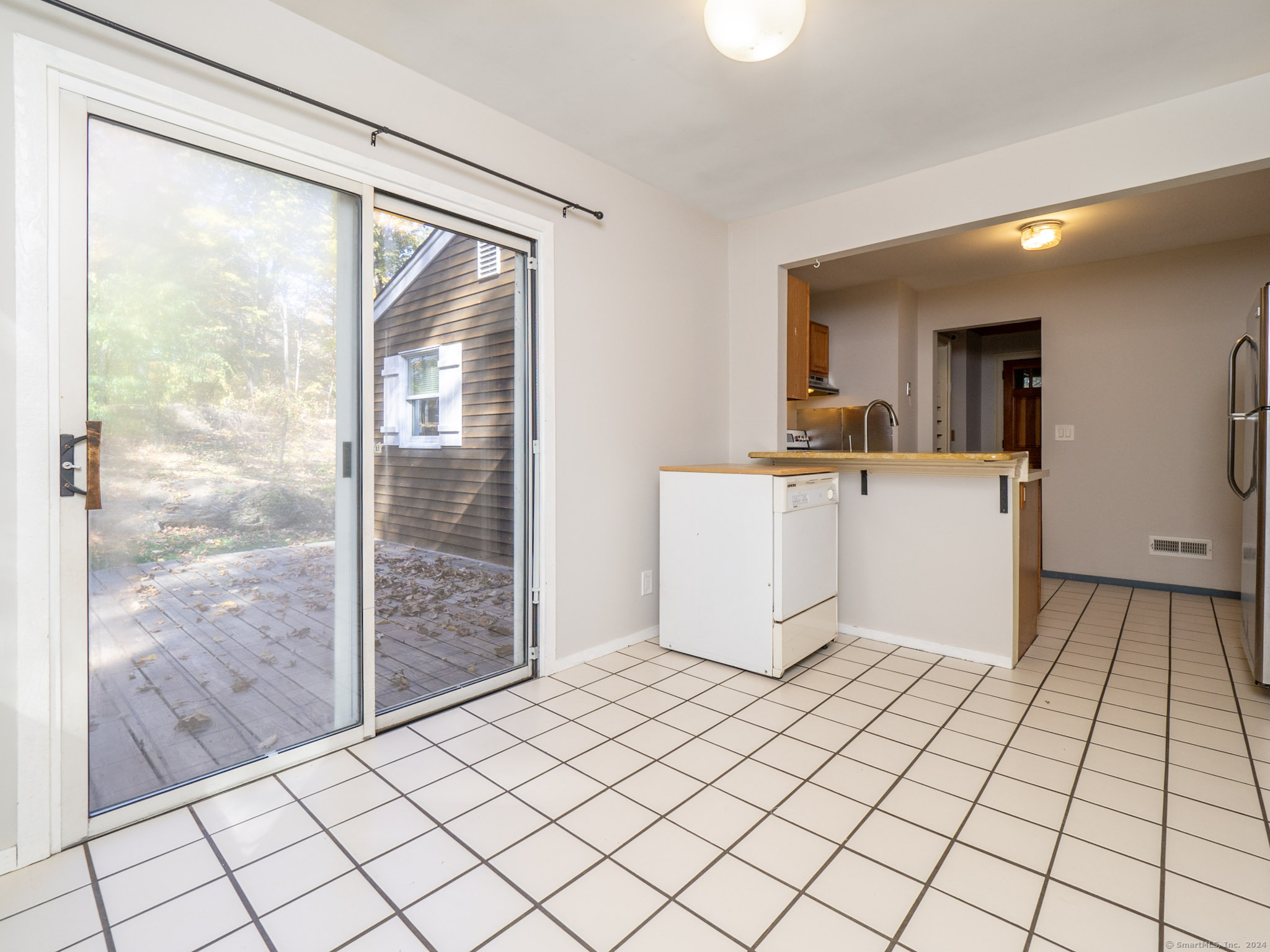 27 Woodland Way