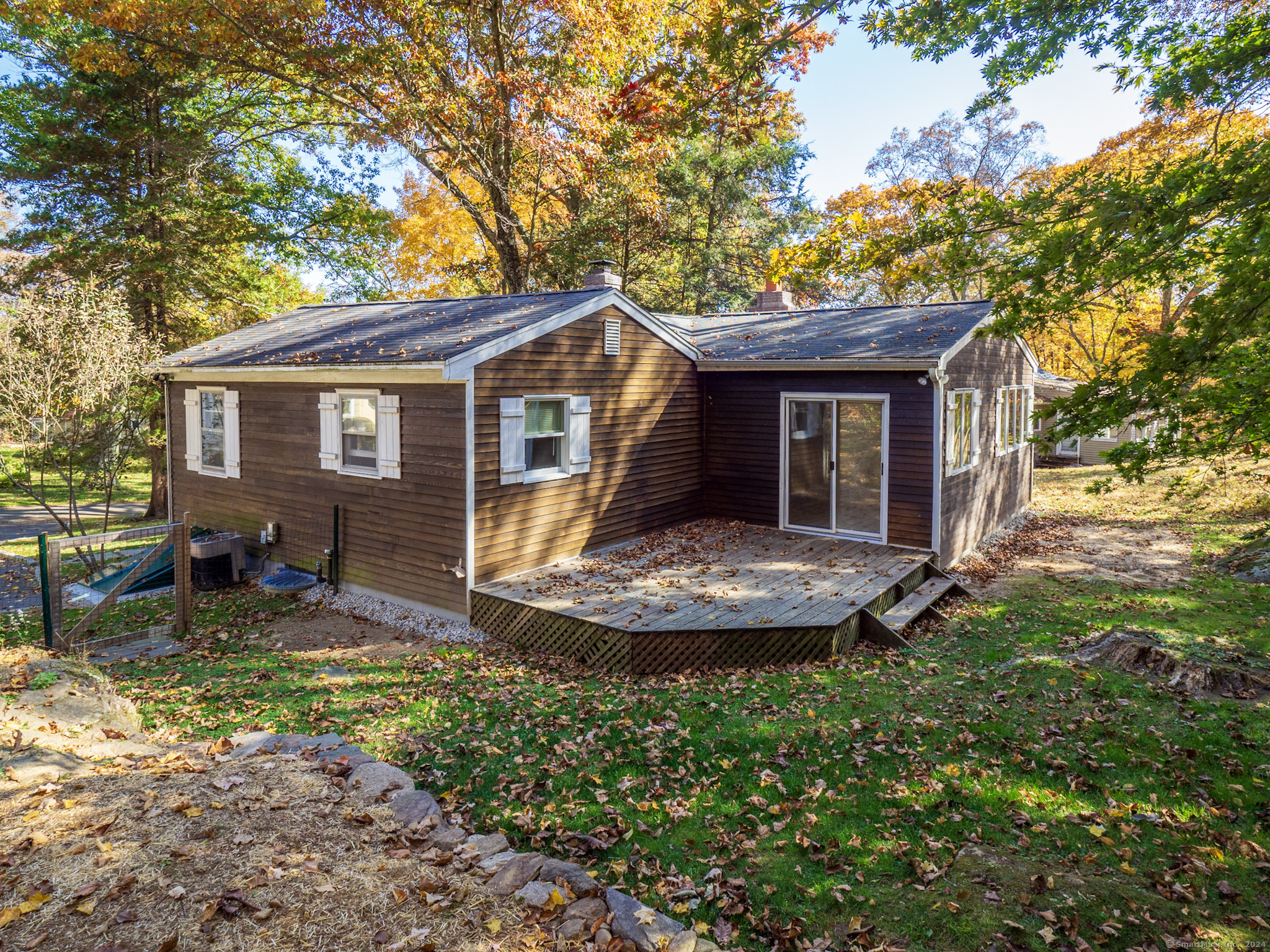 27 Woodland Way