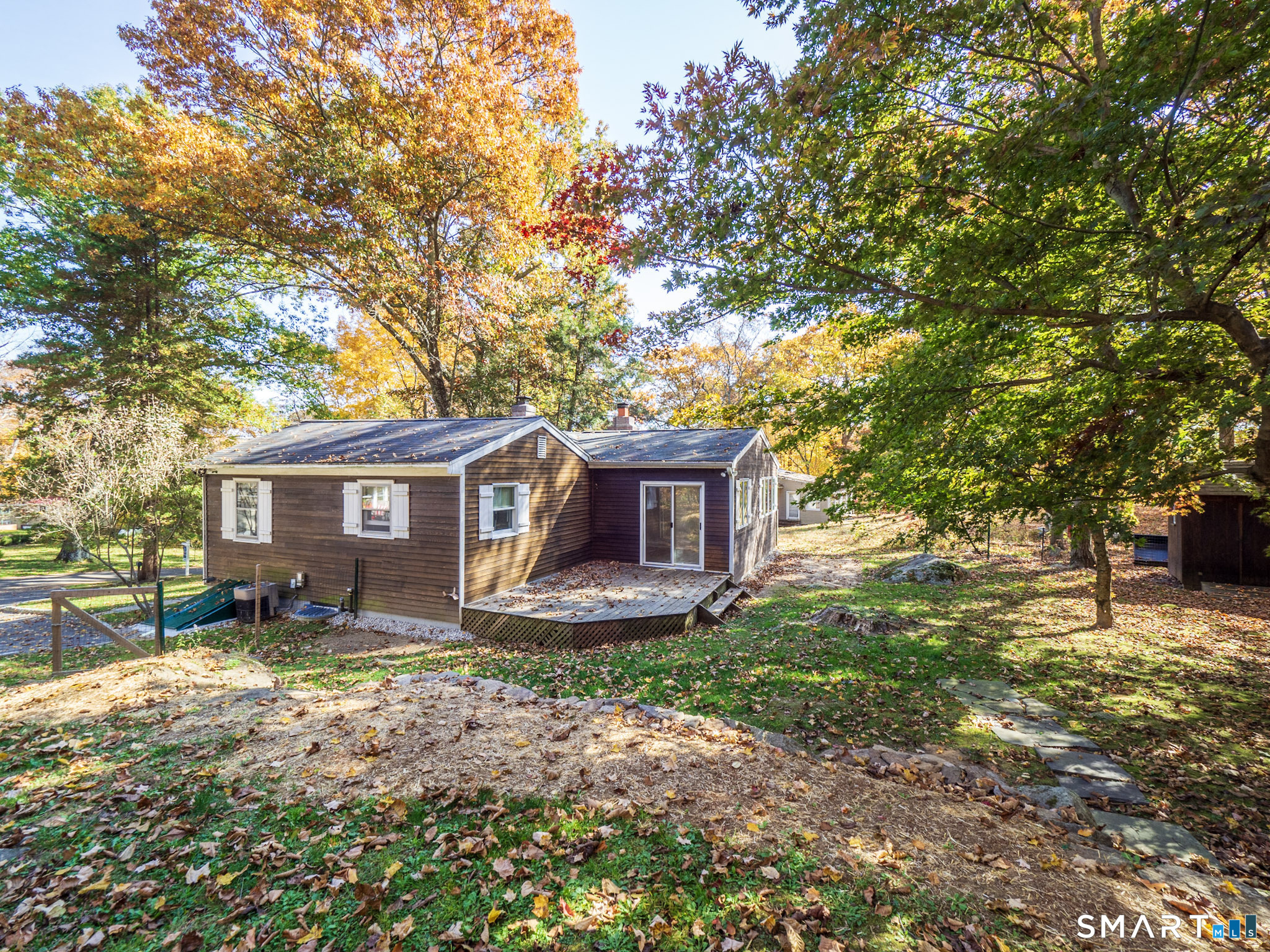 27 Woodland Way