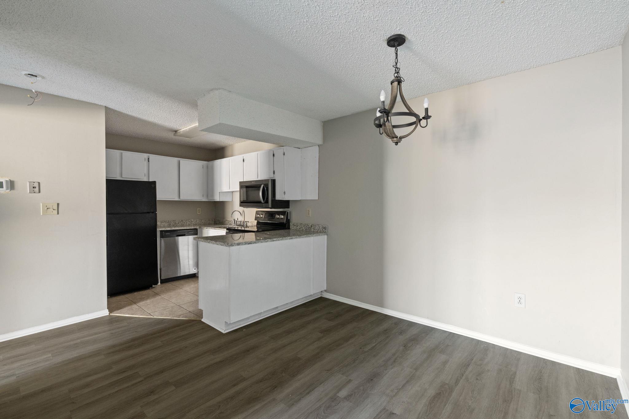 6601 Willow Pointe Drive