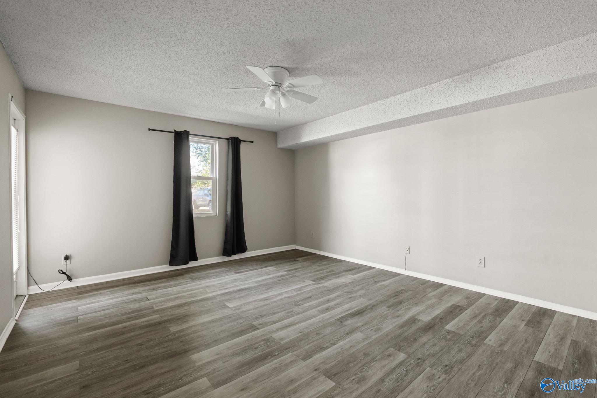 6601 Willow Pointe Drive