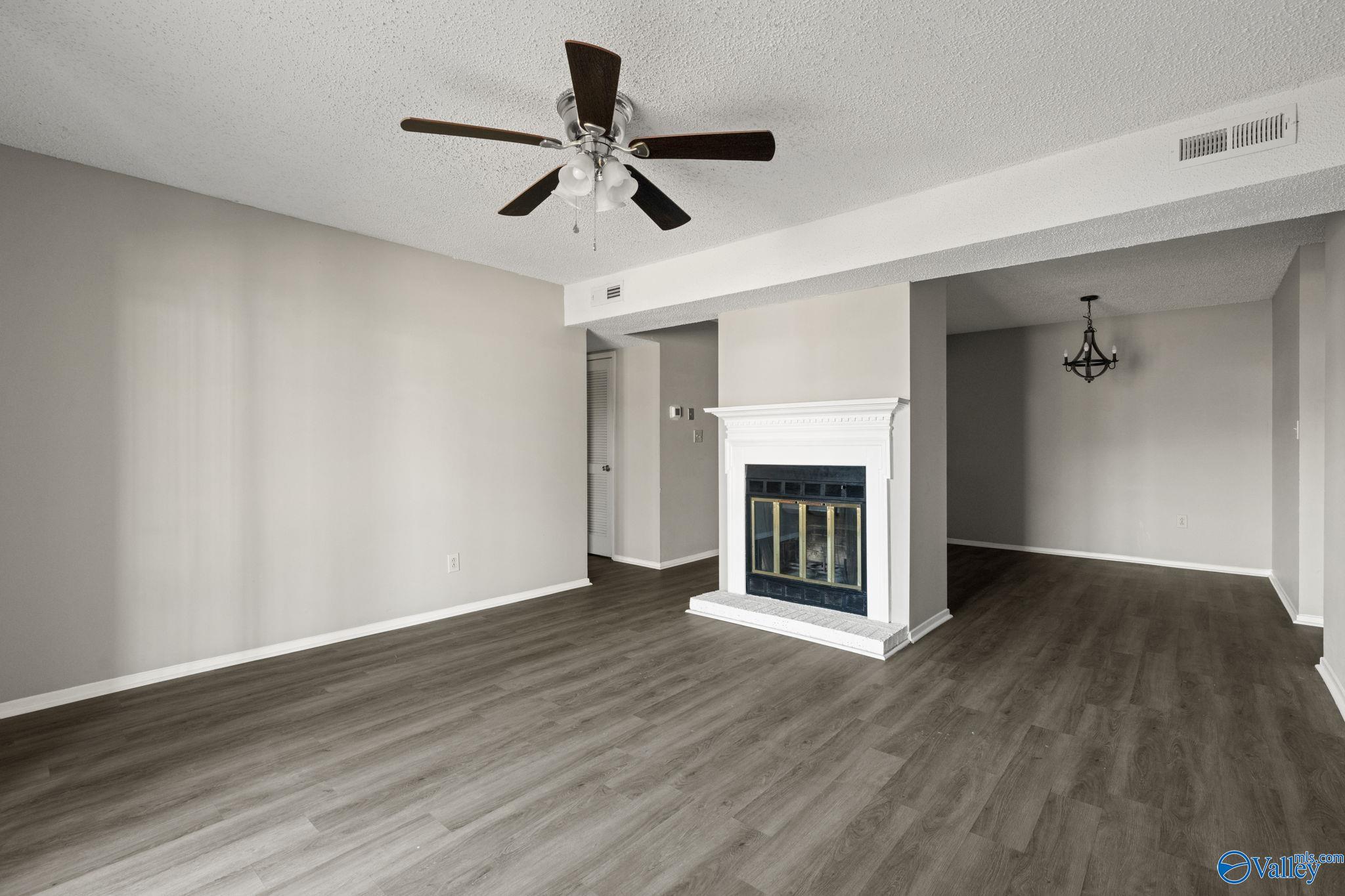 6601 Willow Pointe Drive
